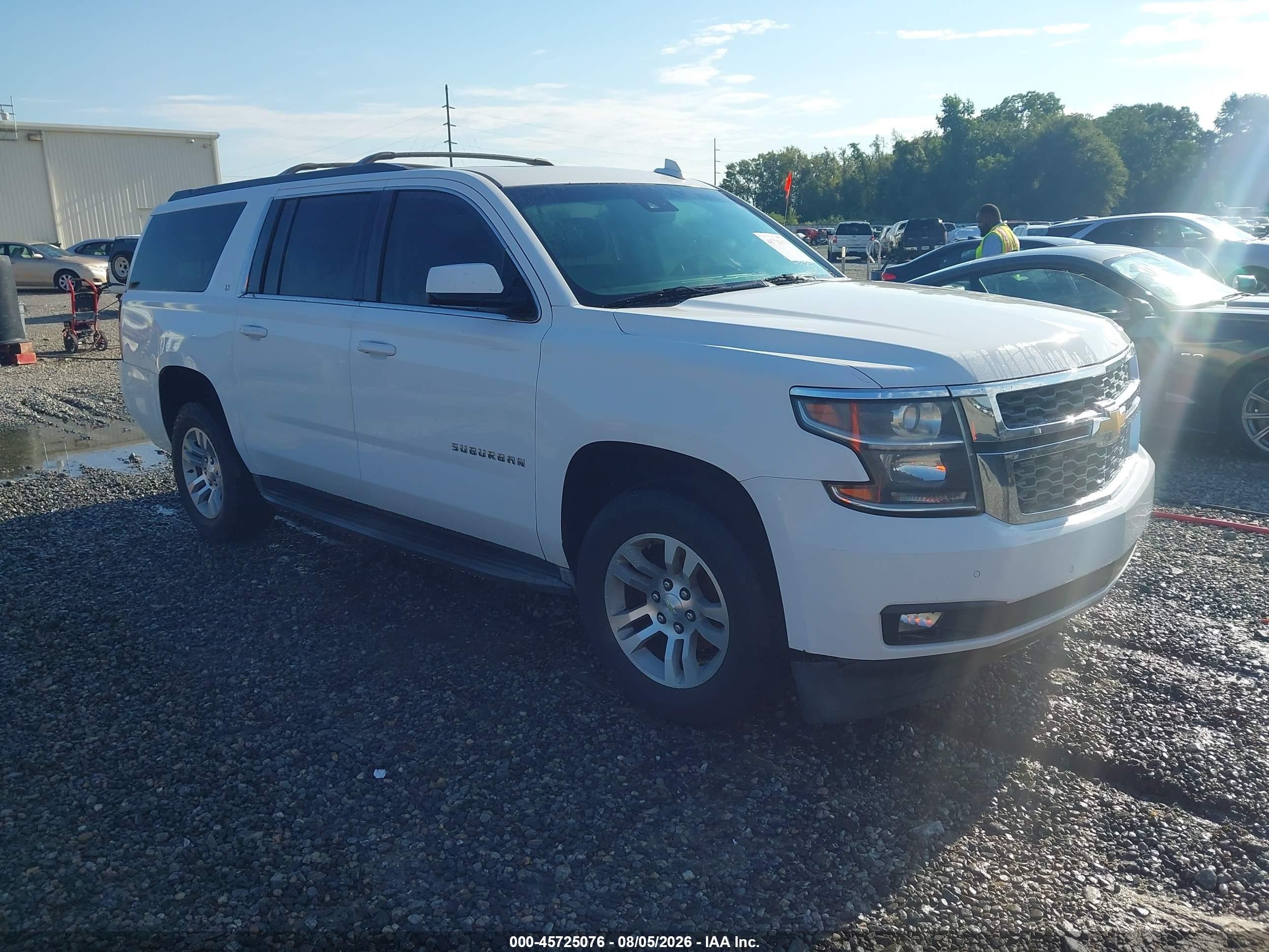 2015 Chevrolet Suburban 1500 Lt White vin: 1GNSCJKC1FR521785