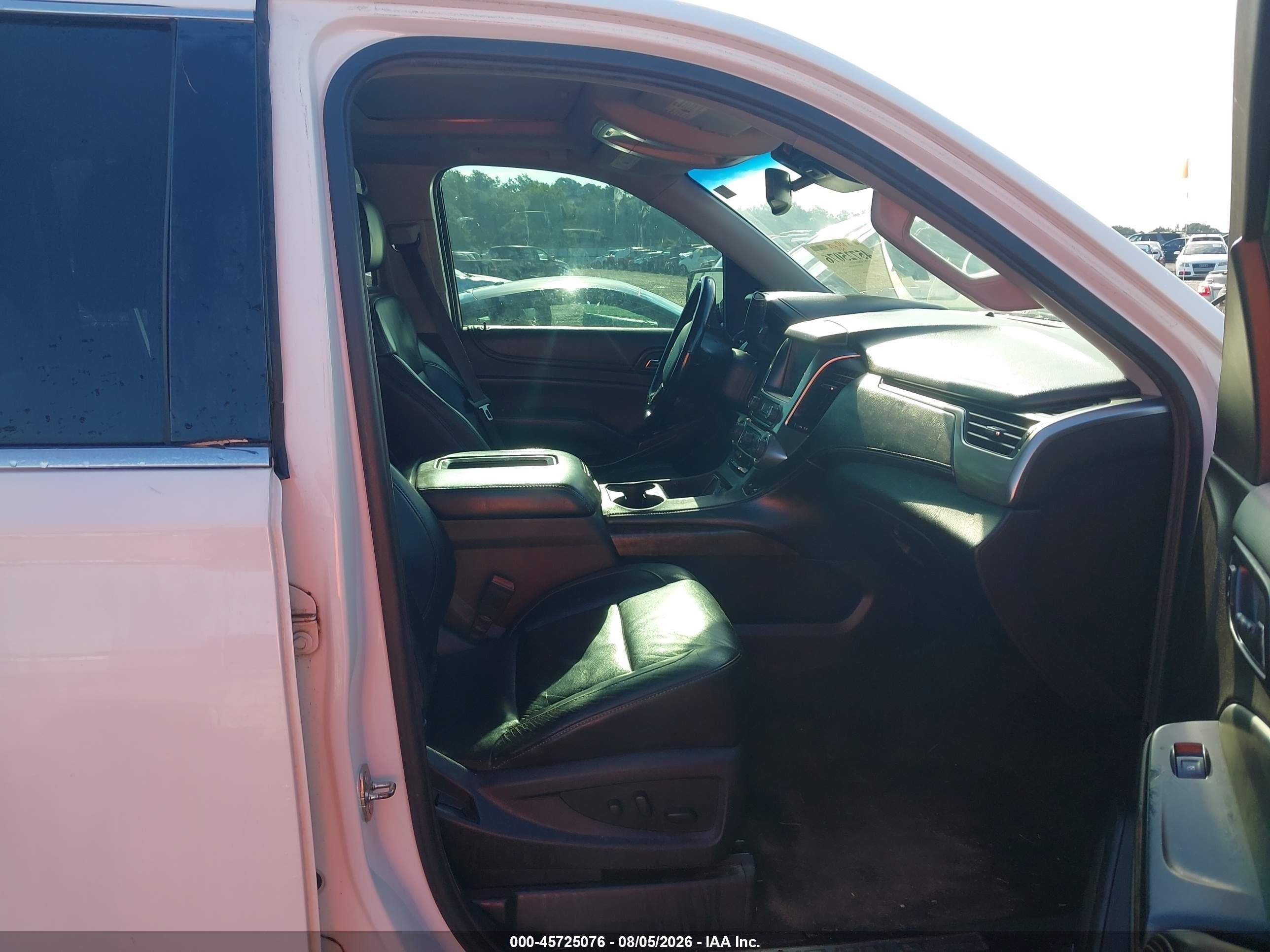 2015 Chevrolet Suburban 1500 Lt White vin: 1GNSCJKC1FR521785