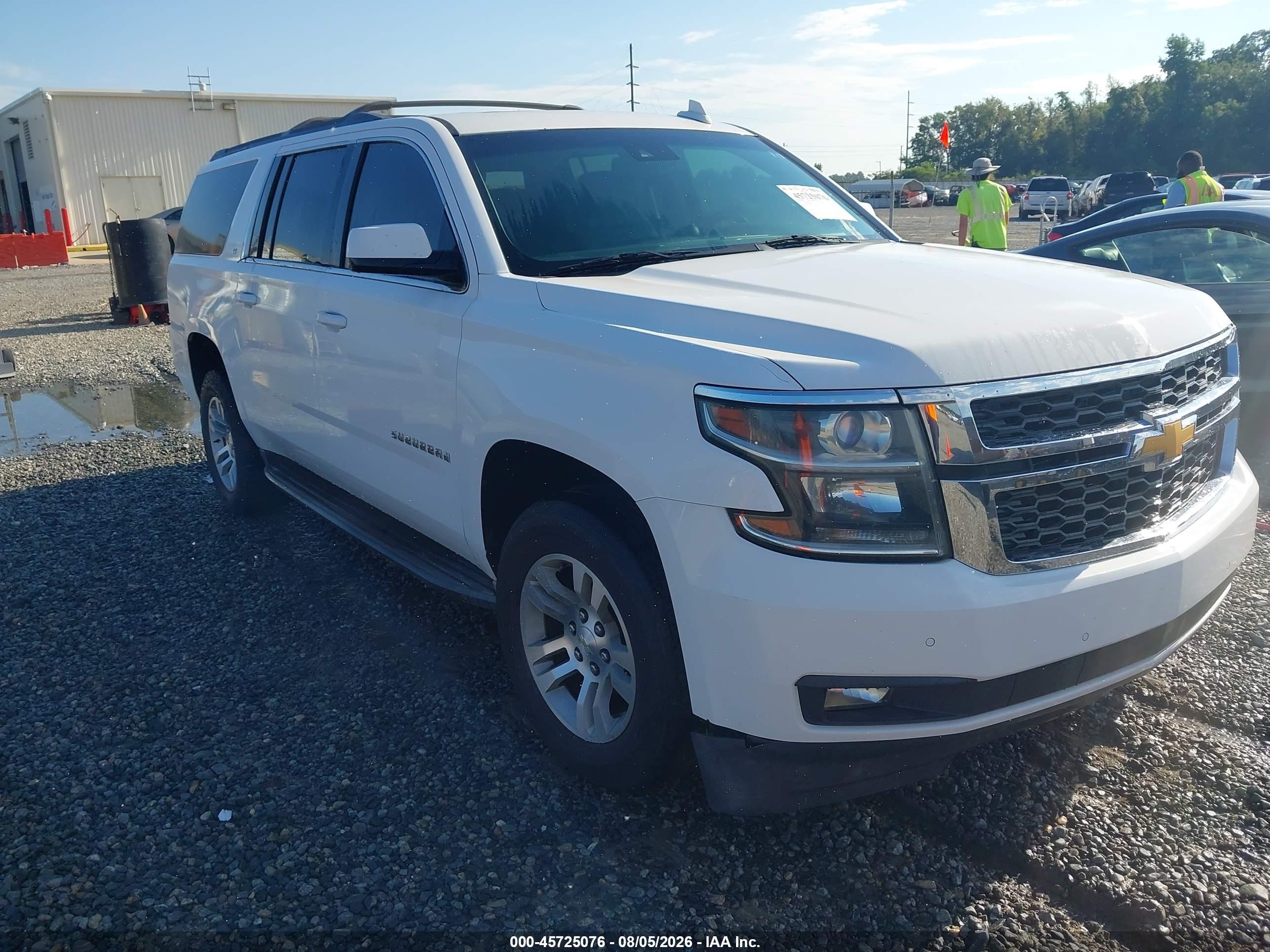 2015 Chevrolet Suburban 1500 Lt White vin: 1GNSCJKC1FR521785