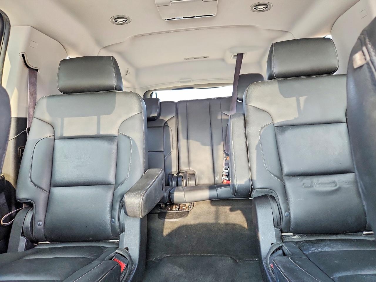 2015 Chevrolet Suburban C1500 Lt White vin: 1GNSCJKC1FR553278