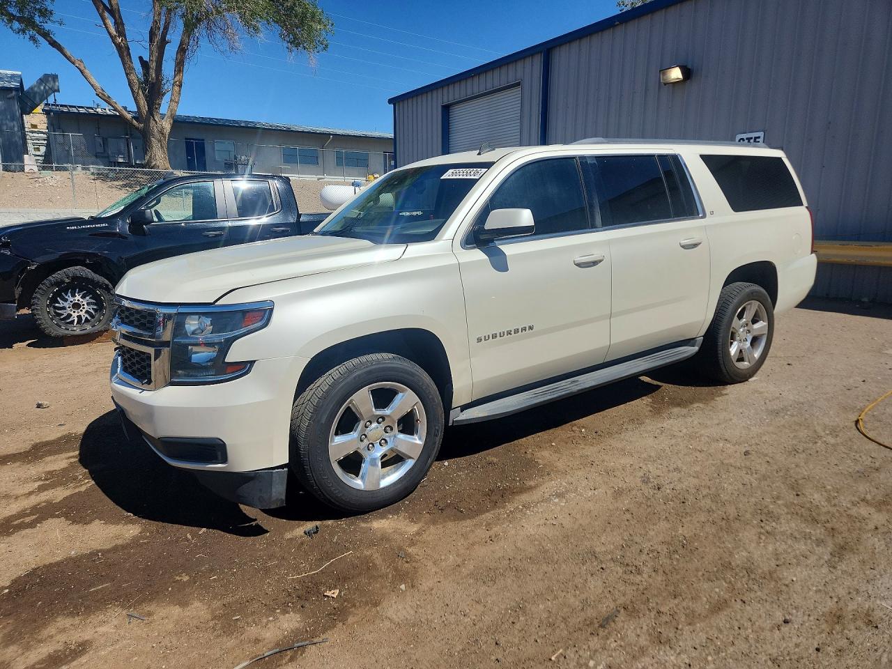 2015 Chevrolet Suburban C1500 Lt White vin: 1GNSCJKC2FR303807