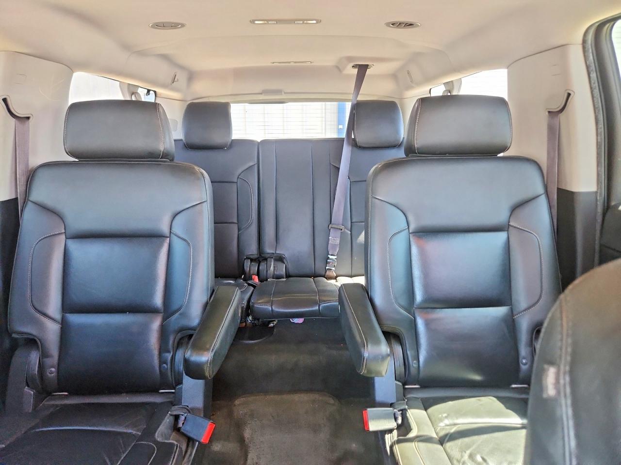 2015 Chevrolet Suburban C1500 Lt White vin: 1GNSCJKC2FR303807