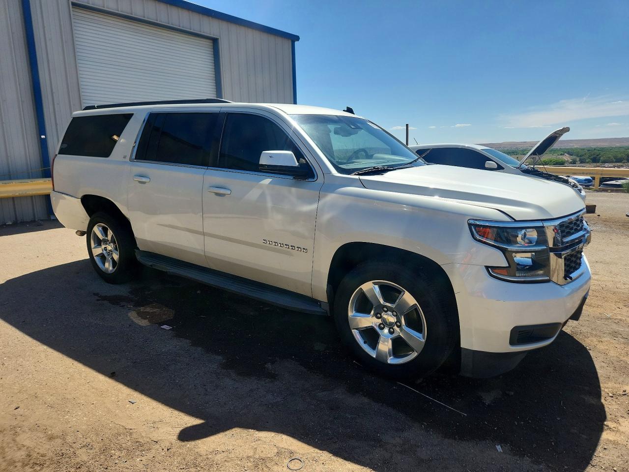 2015 Chevrolet Suburban C1500 Lt White vin: 1GNSCJKC2FR303807