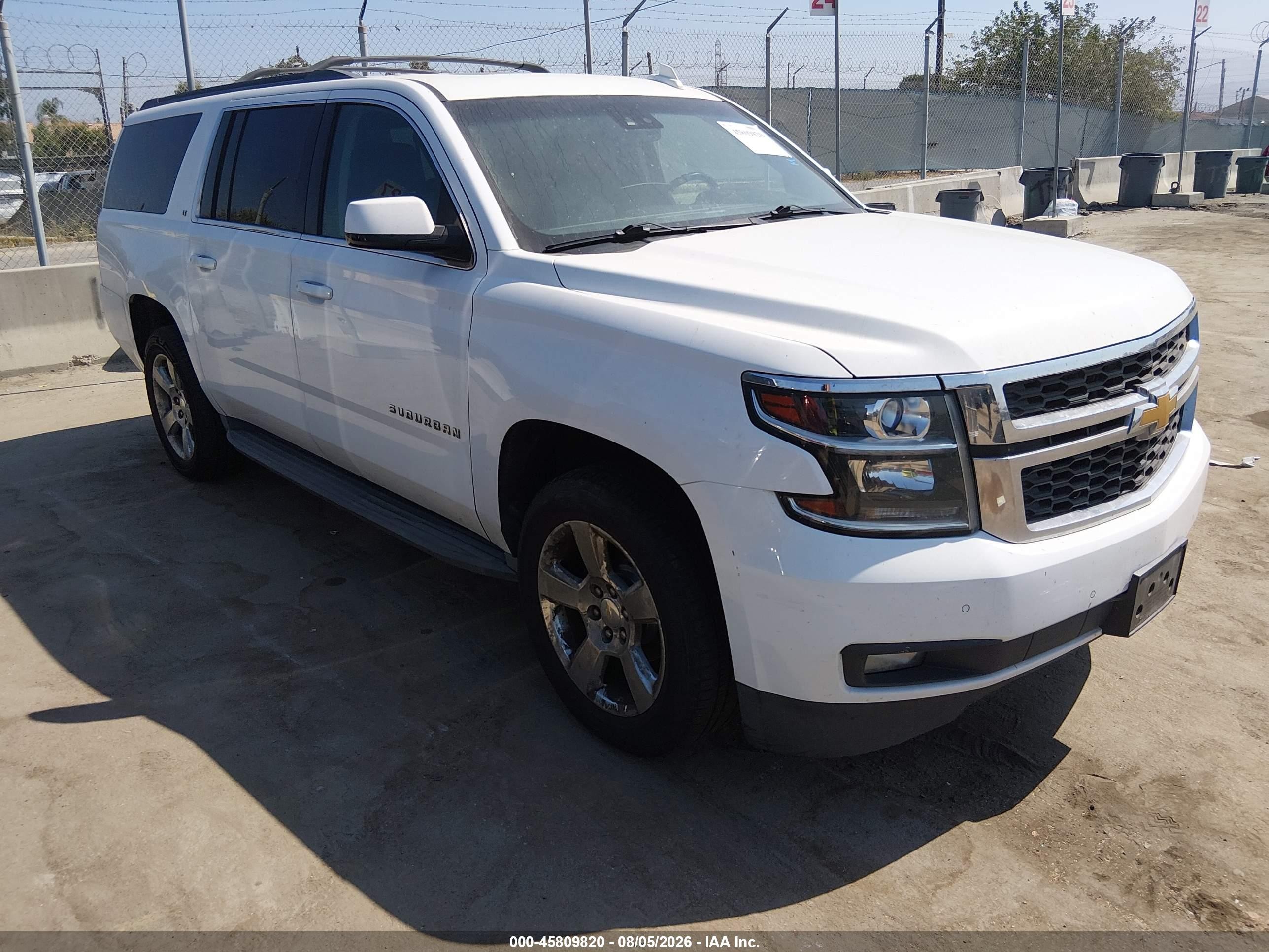 2015 Chevrolet Suburban Lt White vin: 1GNSCJKC2FR572096