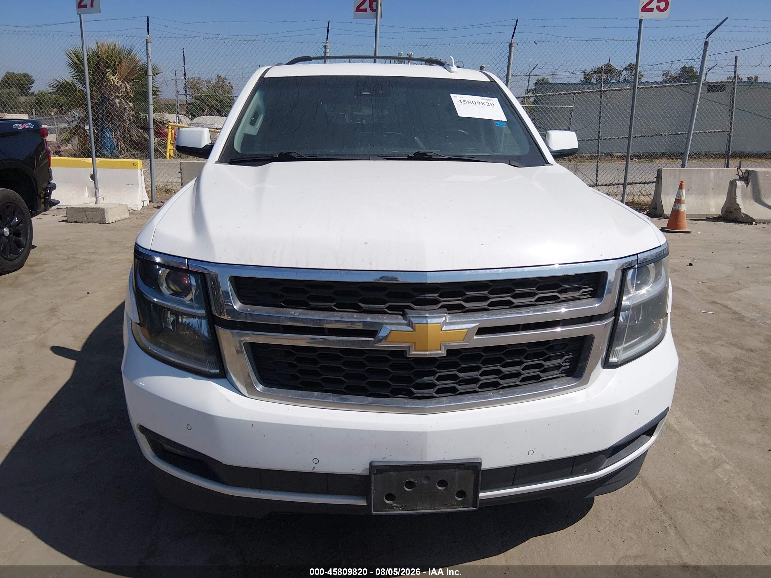 2015 Chevrolet Suburban Lt White vin: 1GNSCJKC2FR572096