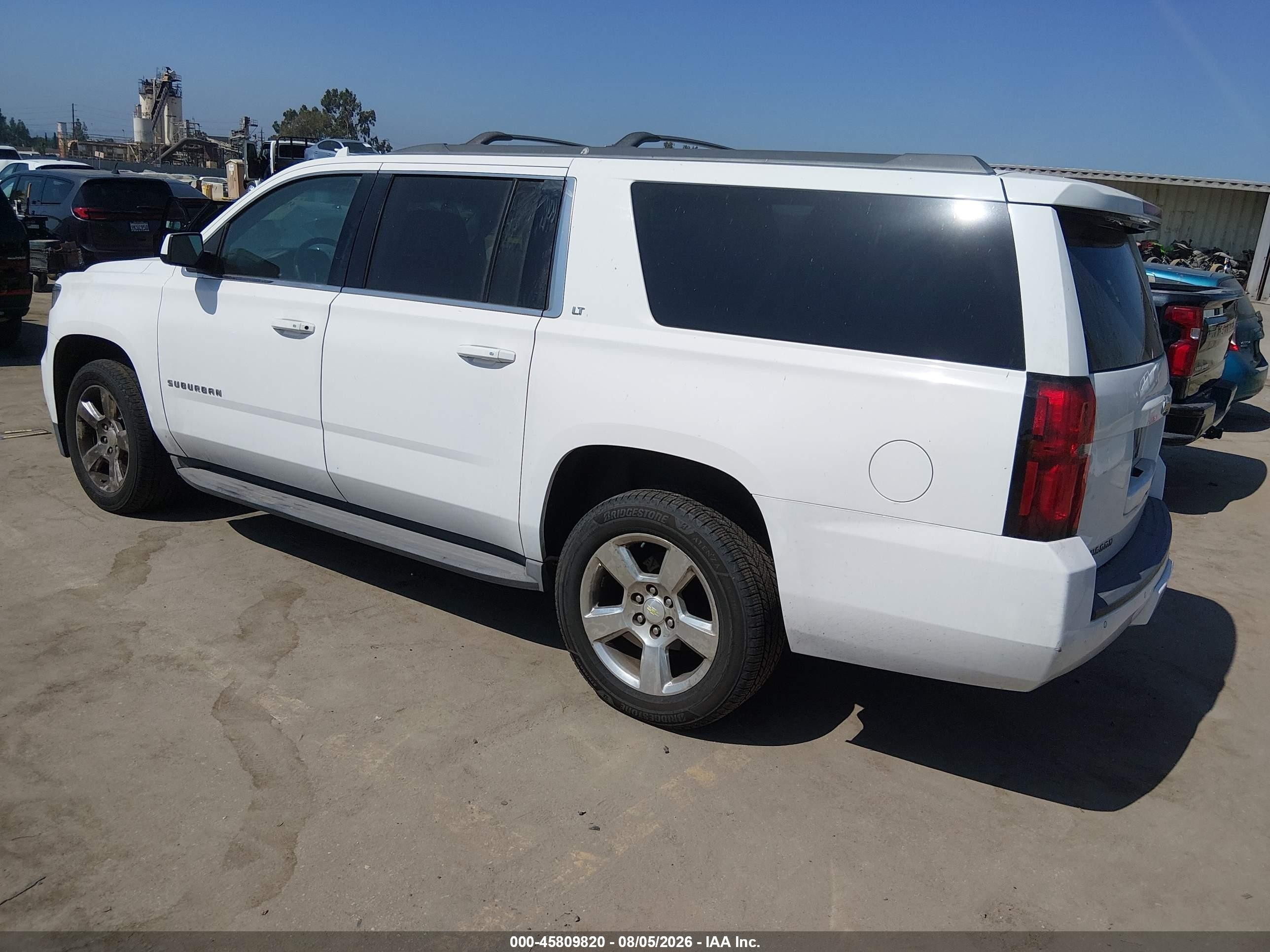 2015 Chevrolet Suburban Lt White vin: 1GNSCJKC2FR572096