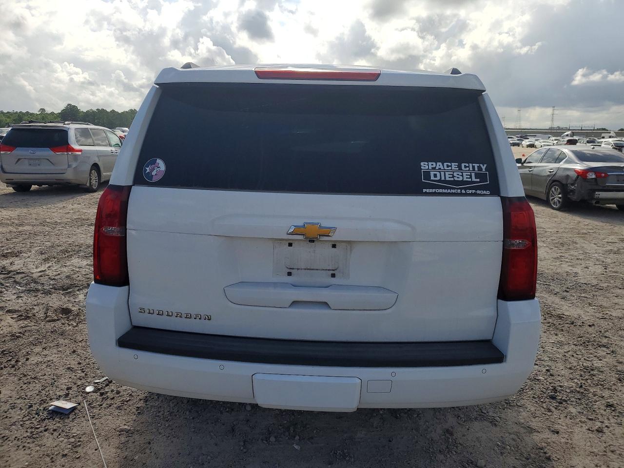 2015 Chevrolet Suburban C1500 Lt White vin: 1GNSCJKC2FR748824