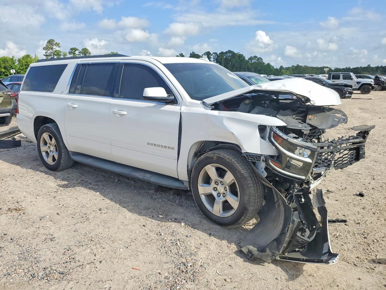 2015 Chevrolet Suburban C1500 Lt White vin: 1GNSCJKC2FR748824