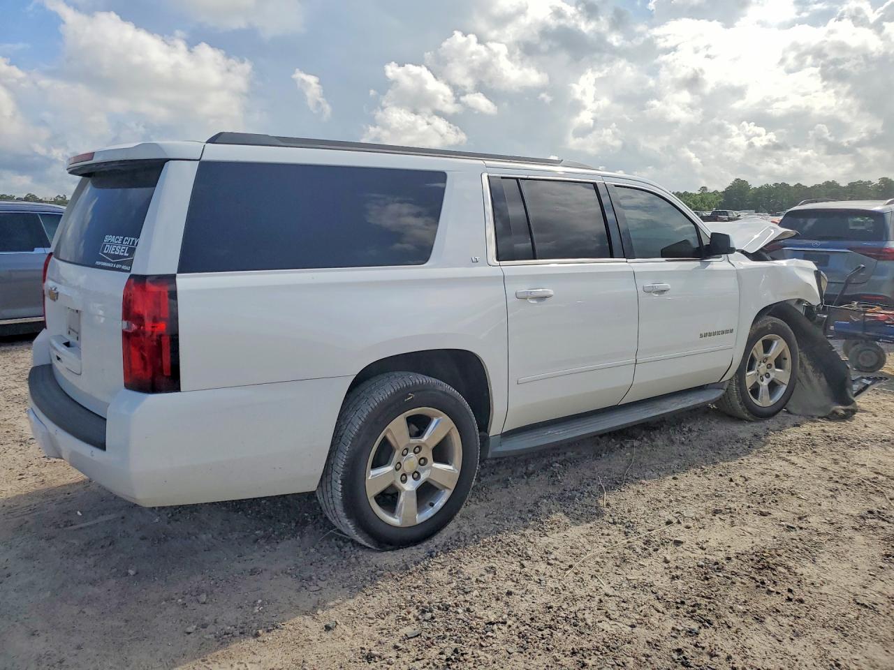 2015 Chevrolet Suburban C1500 Lt White vin: 1GNSCJKC2FR748824