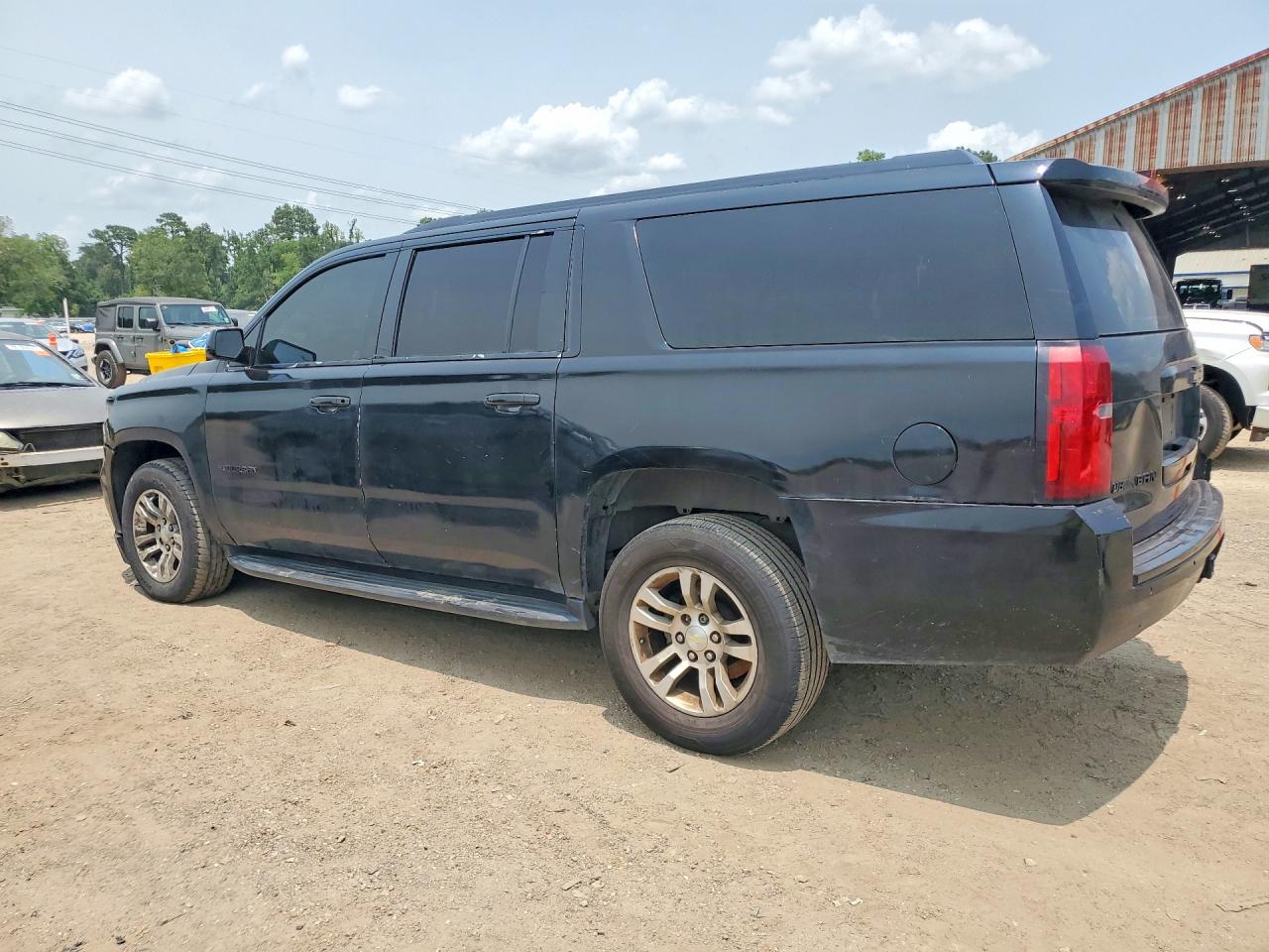2015 Chevrolet Suburban C1500 Lt Черный vin: 1GNSCJKC3FR277427