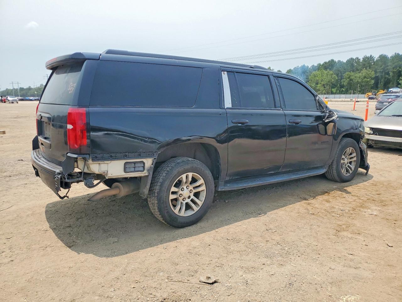 2015 Chevrolet Suburban C1500 Lt Черный vin: 1GNSCJKC3FR277427