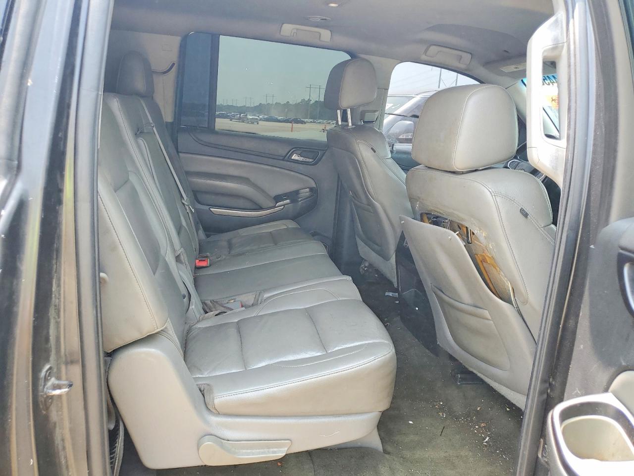 2015 Chevrolet Suburban C1500 Lt Черный vin: 1GNSCJKC3FR277427