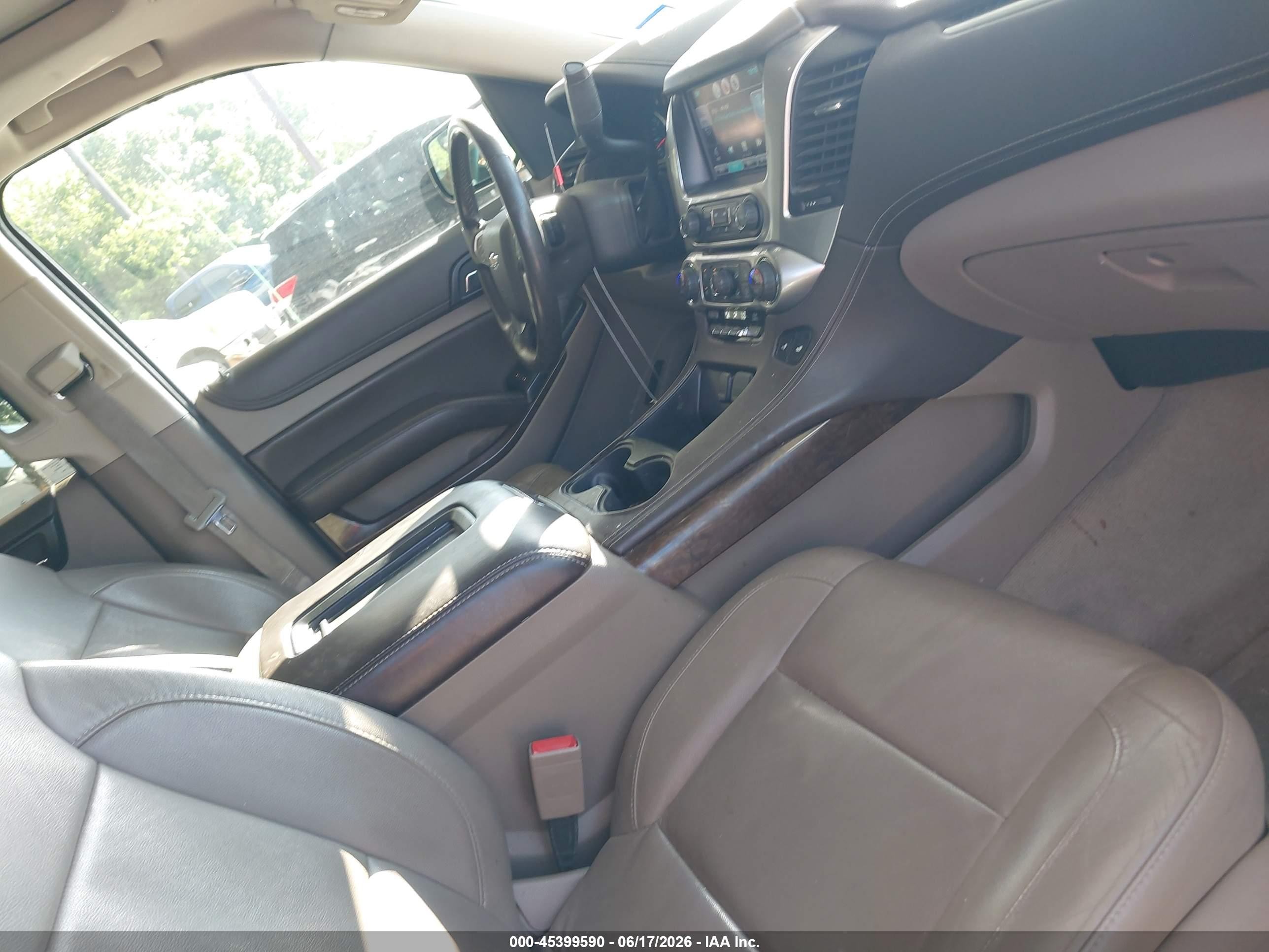 2015 Chevrolet Suburban Lt White vin: 1GNSCJKC4FR305607