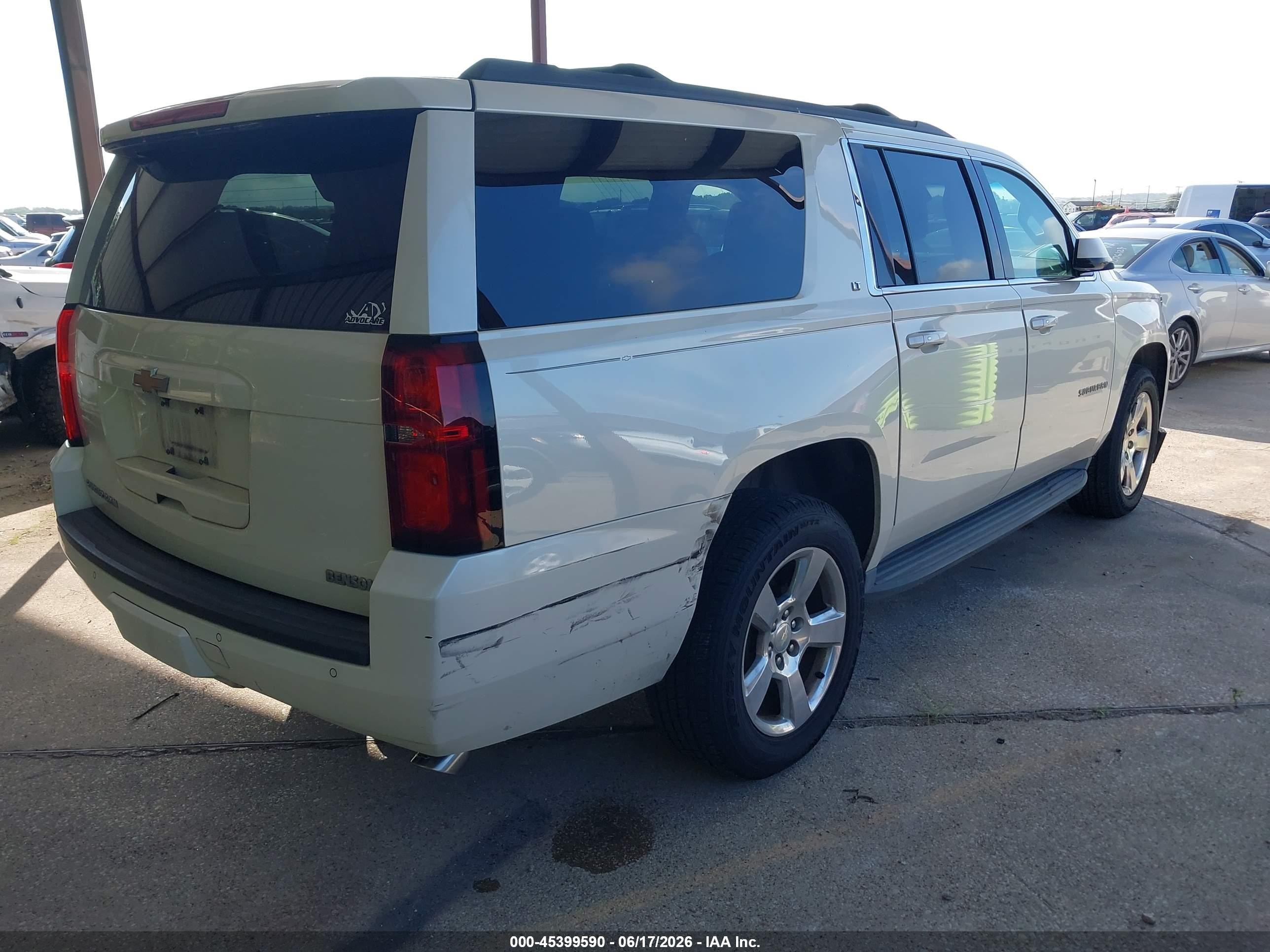 2015 Chevrolet Suburban Lt White vin: 1GNSCJKC4FR305607