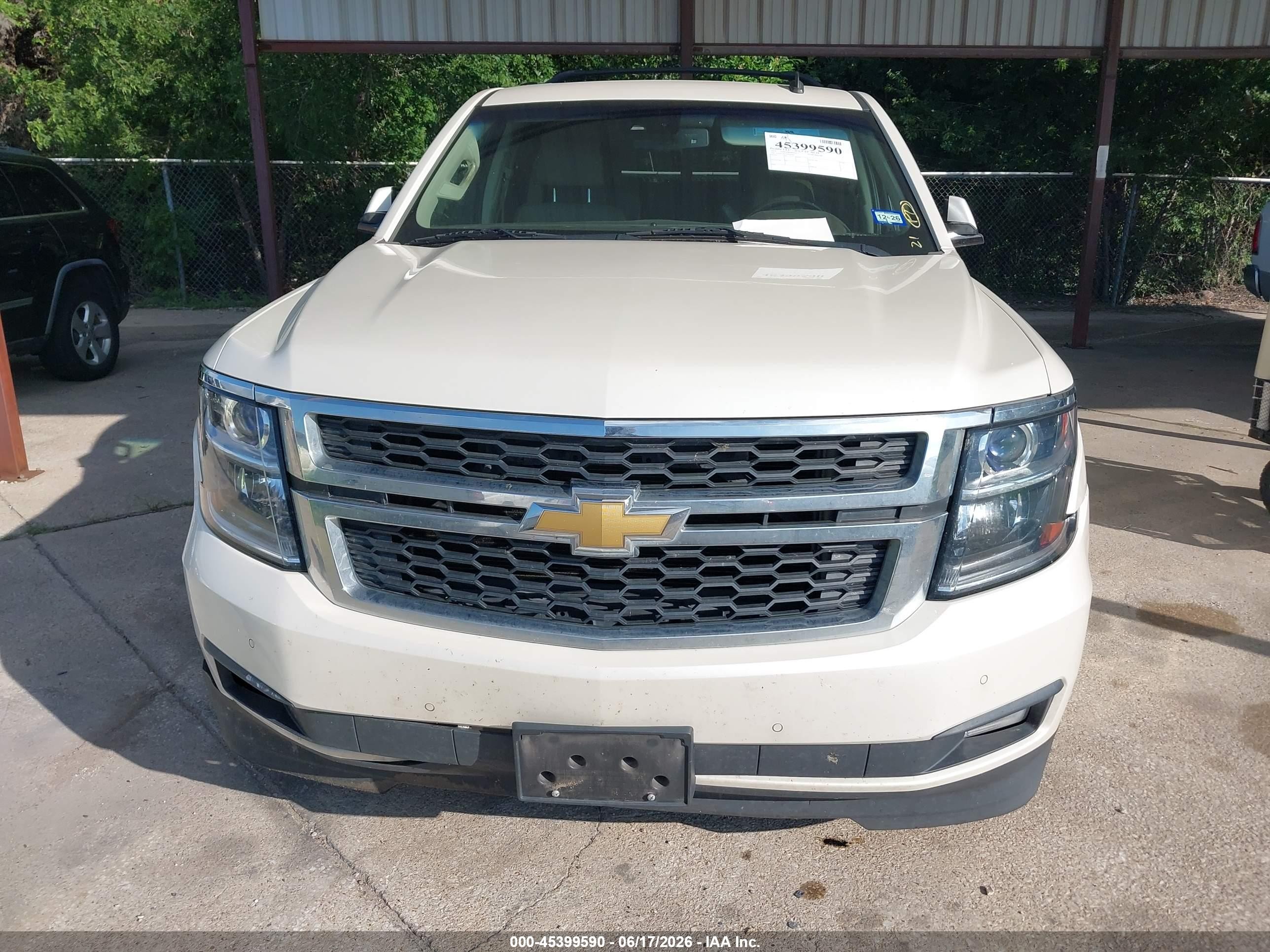 2015 Chevrolet Suburban Lt White vin: 1GNSCJKC4FR305607