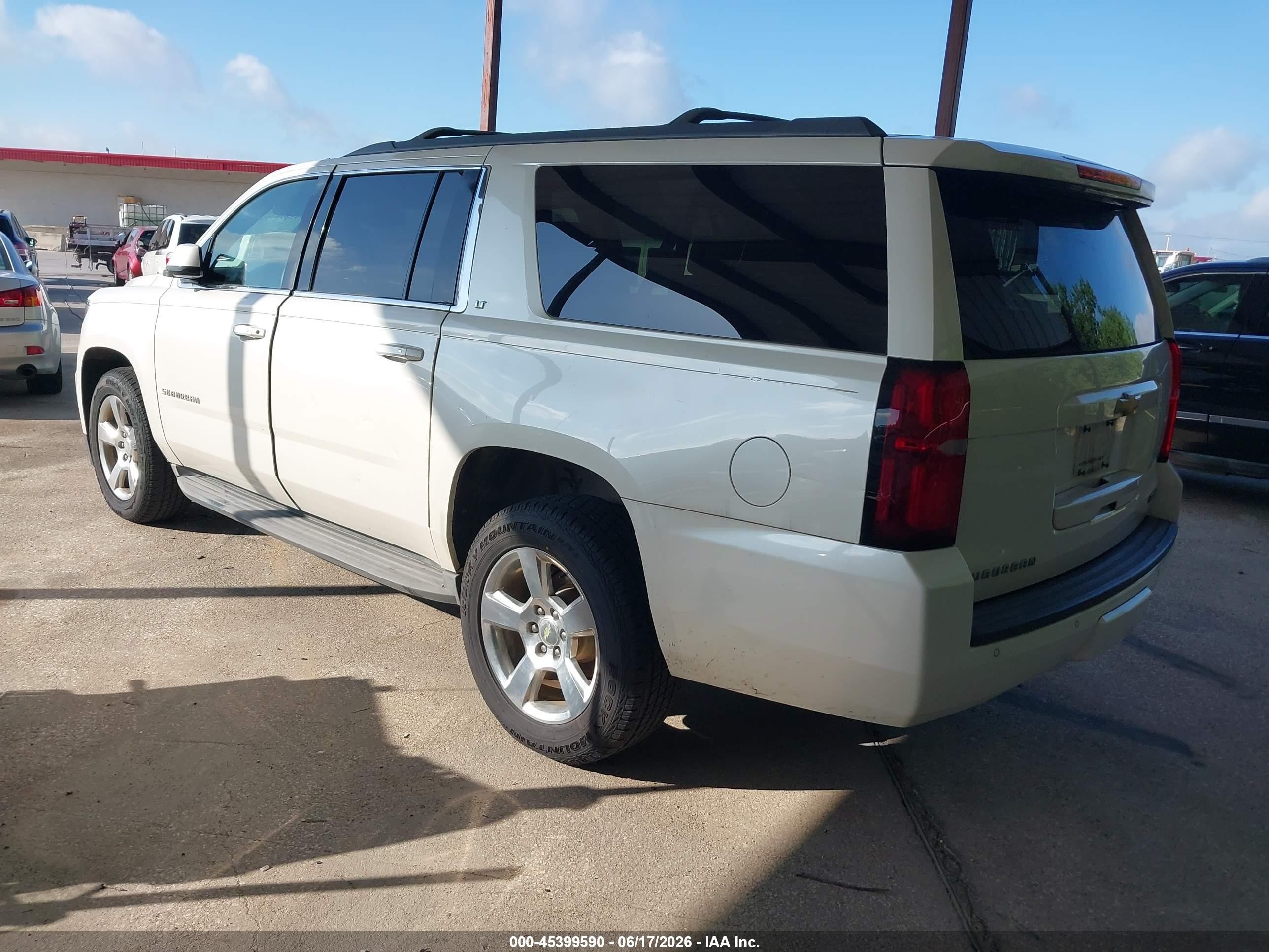 2015 Chevrolet Suburban Lt White vin: 1GNSCJKC4FR305607