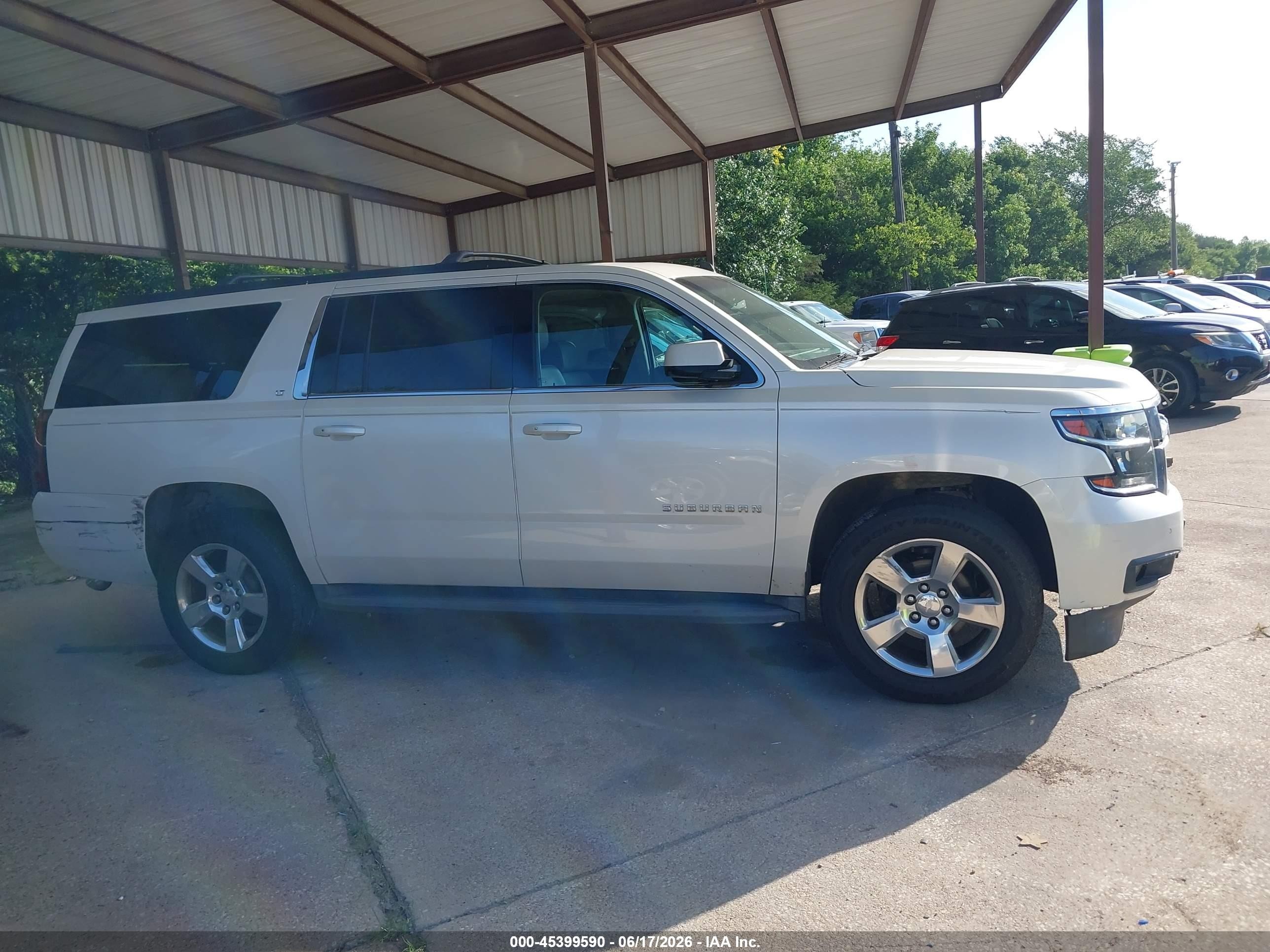 2015 Chevrolet Suburban Lt White vin: 1GNSCJKC4FR305607