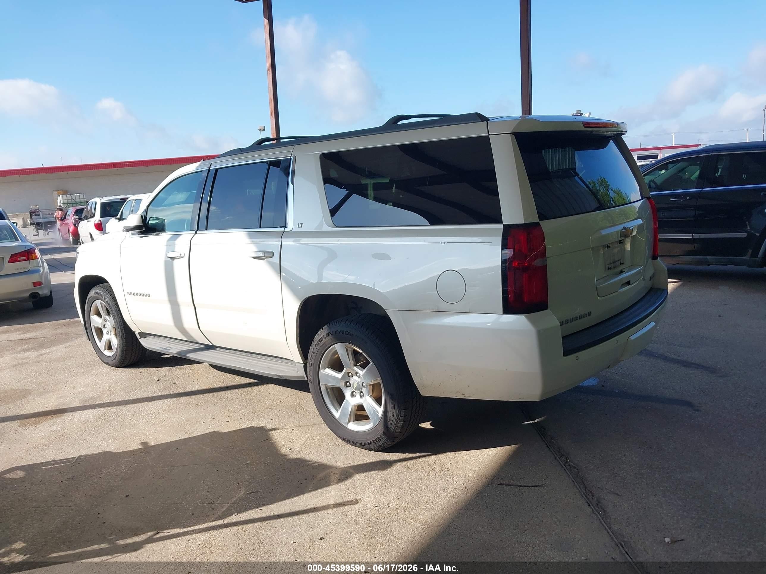 2015 Chevrolet Suburban Lt White vin: 1GNSCJKC4FR305607