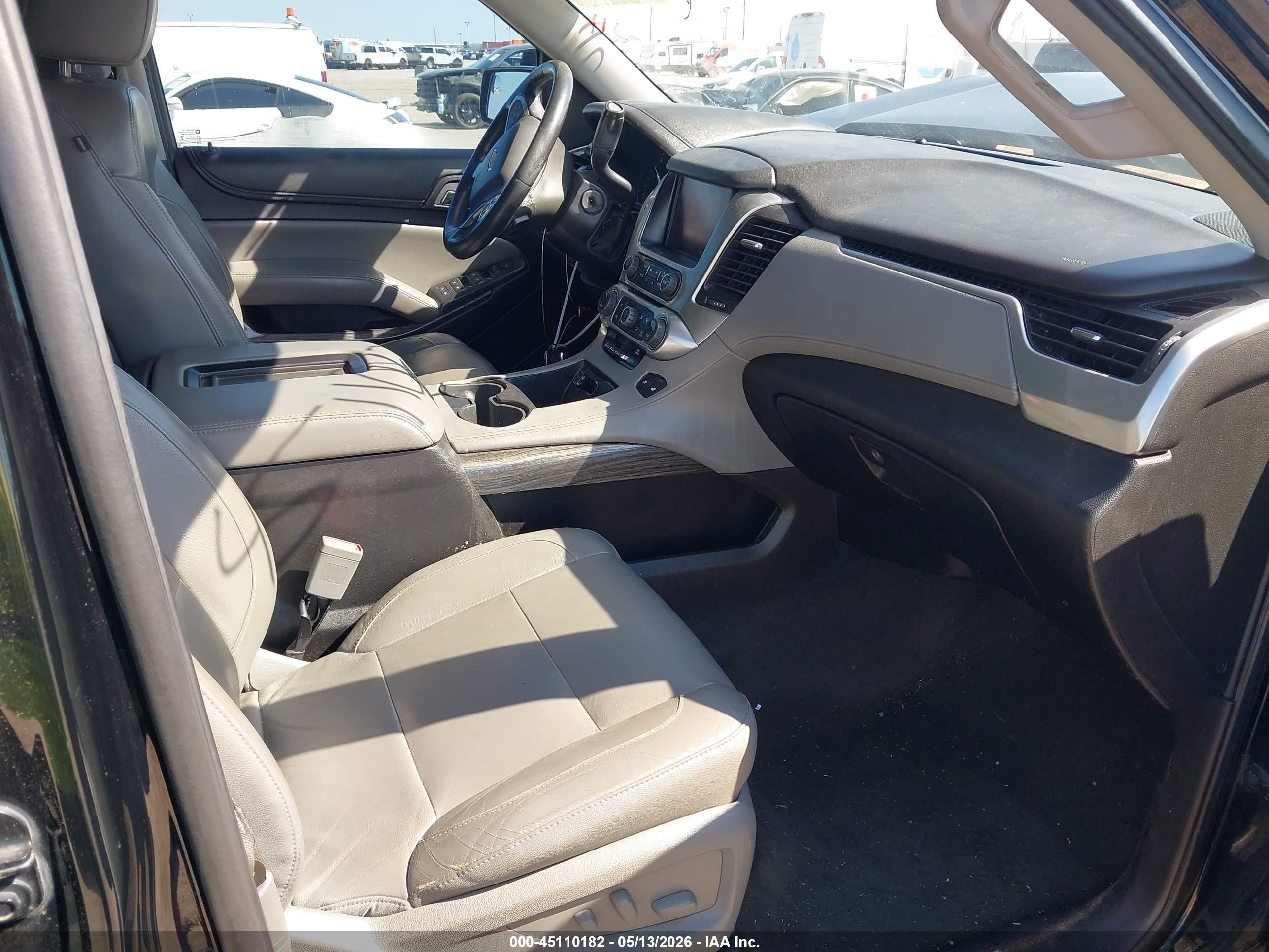 2015 Chevrolet Suburban 1500 Lt Черный vin: 1GNSCJKC5FR297985