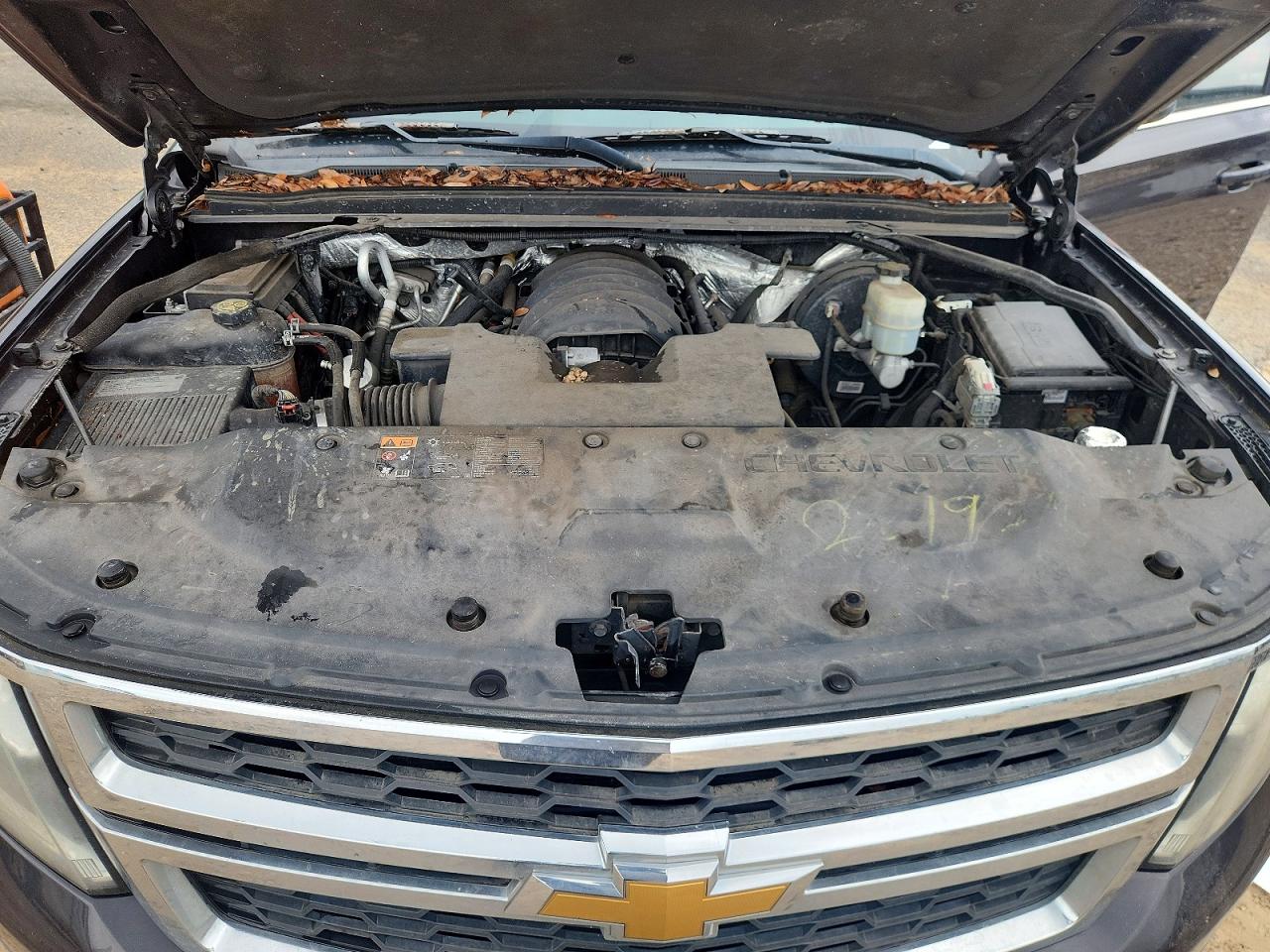 2015 Chevrolet Suburban C1500 Lt Gray vin: 1GNSCJKC5FR589930