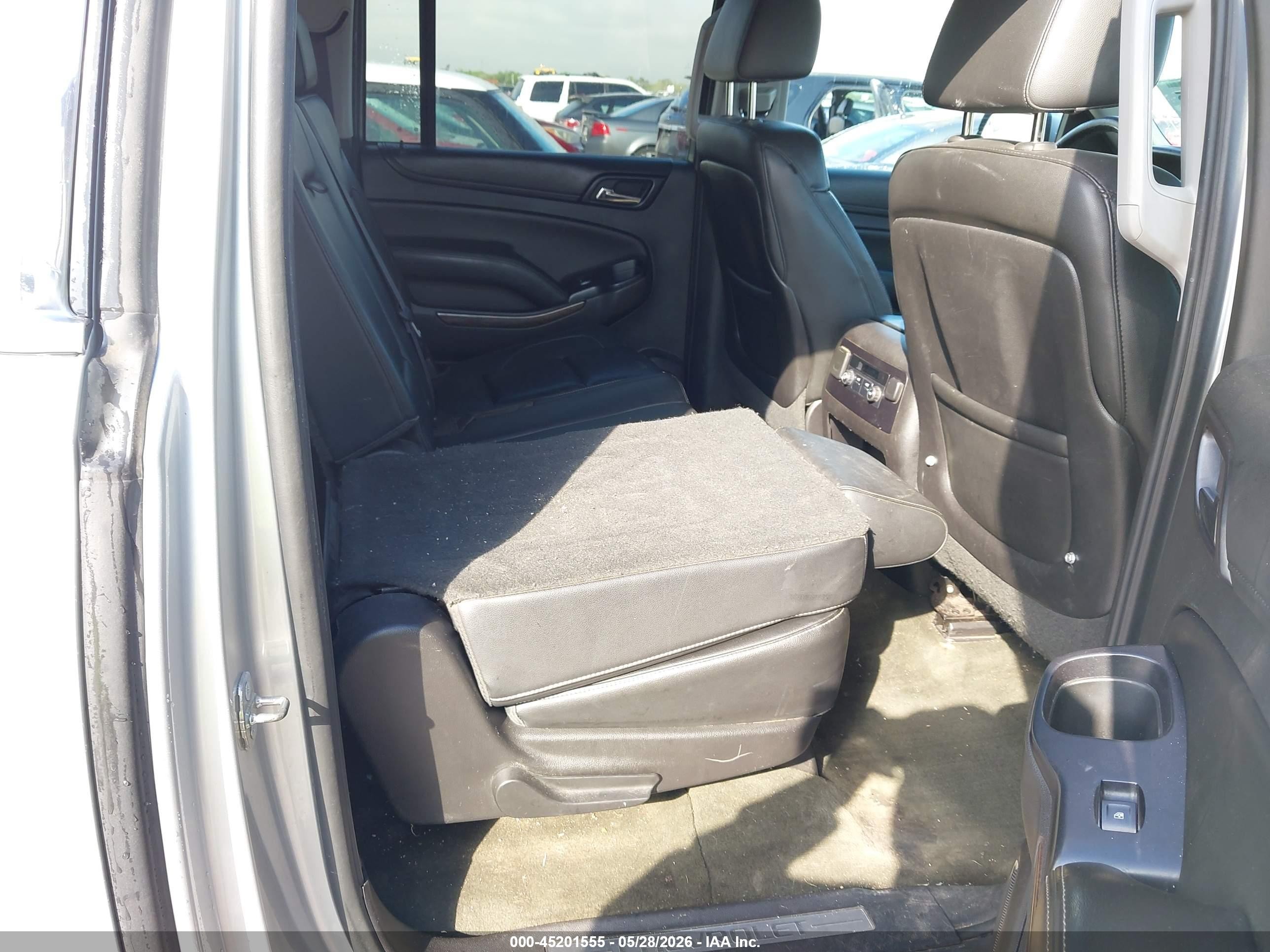 2015 Chevrolet Suburban 1500 Lt Silver vin: 1GNSCJKC6FR222972