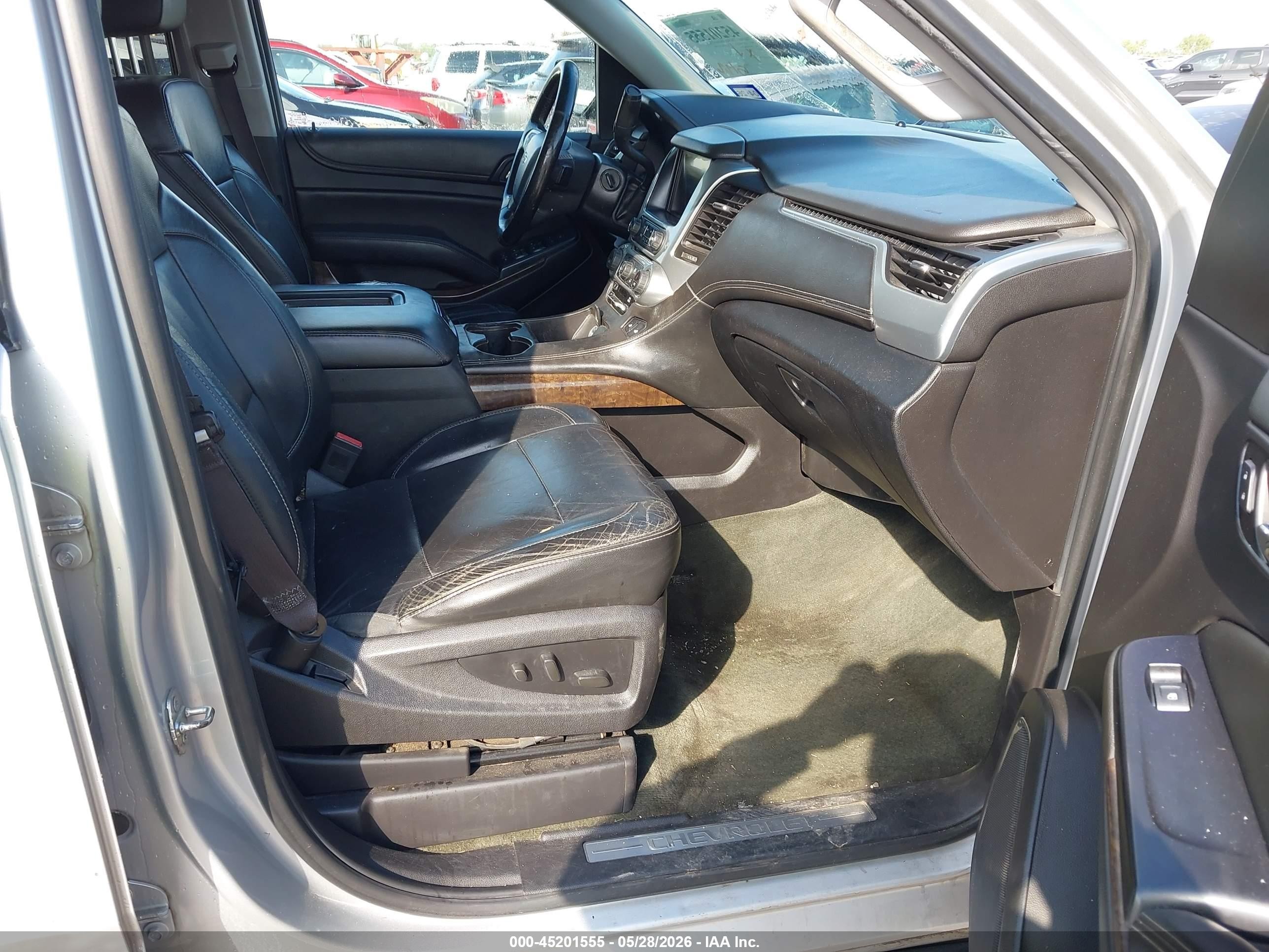 2015 Chevrolet Suburban 1500 Lt Silver vin: 1GNSCJKC6FR222972