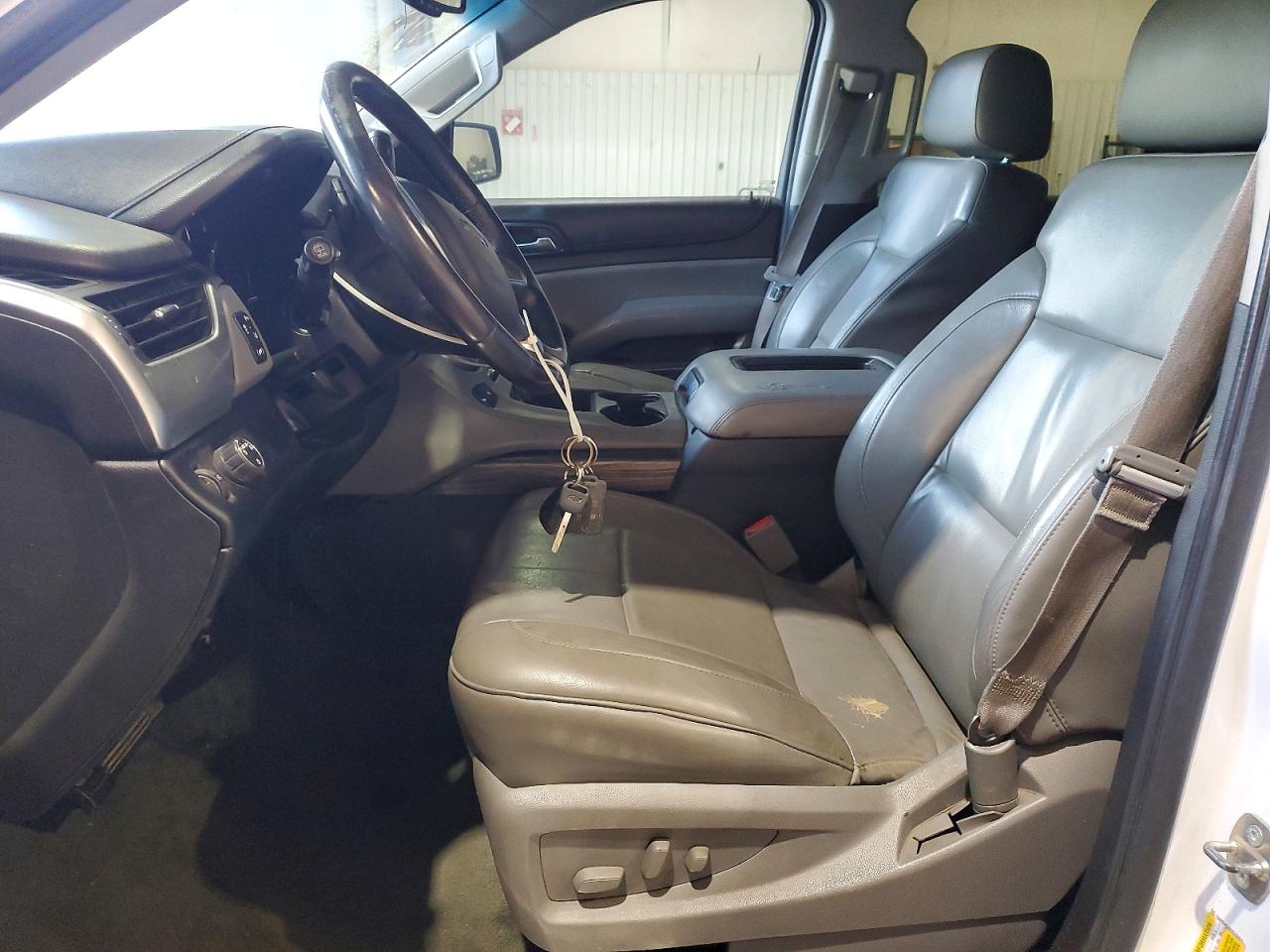 2015 Chevrolet Suburban C1500 Lt White vin: 1GNSCJKC6FR275414