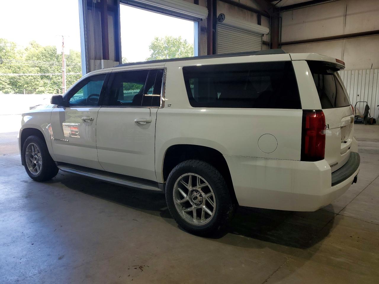 2015 Chevrolet Suburban C1500 Lt White vin: 1GNSCJKC6FR275414
