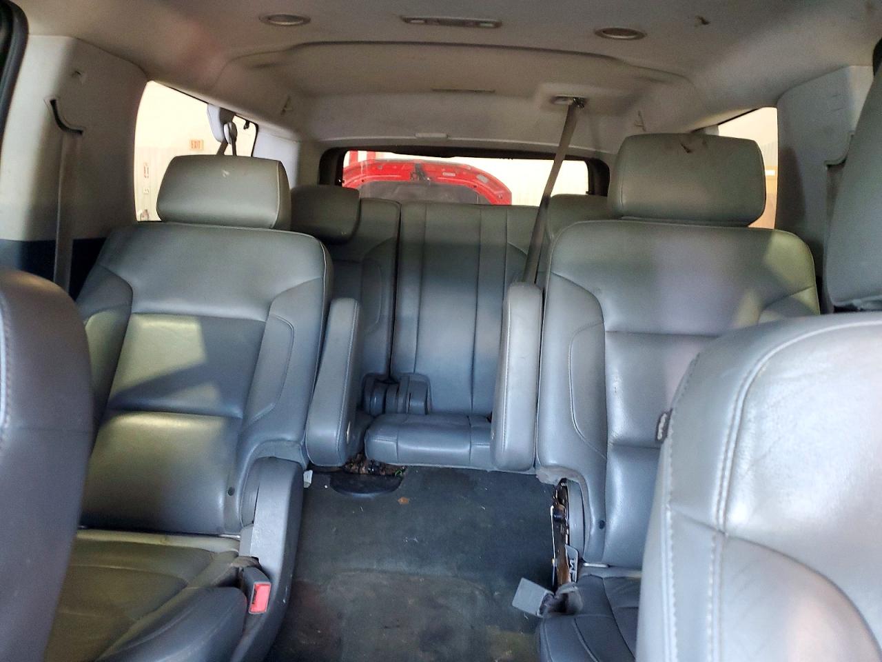 2015 Chevrolet Suburban C1500 Lt White vin: 1GNSCJKC6FR275414
