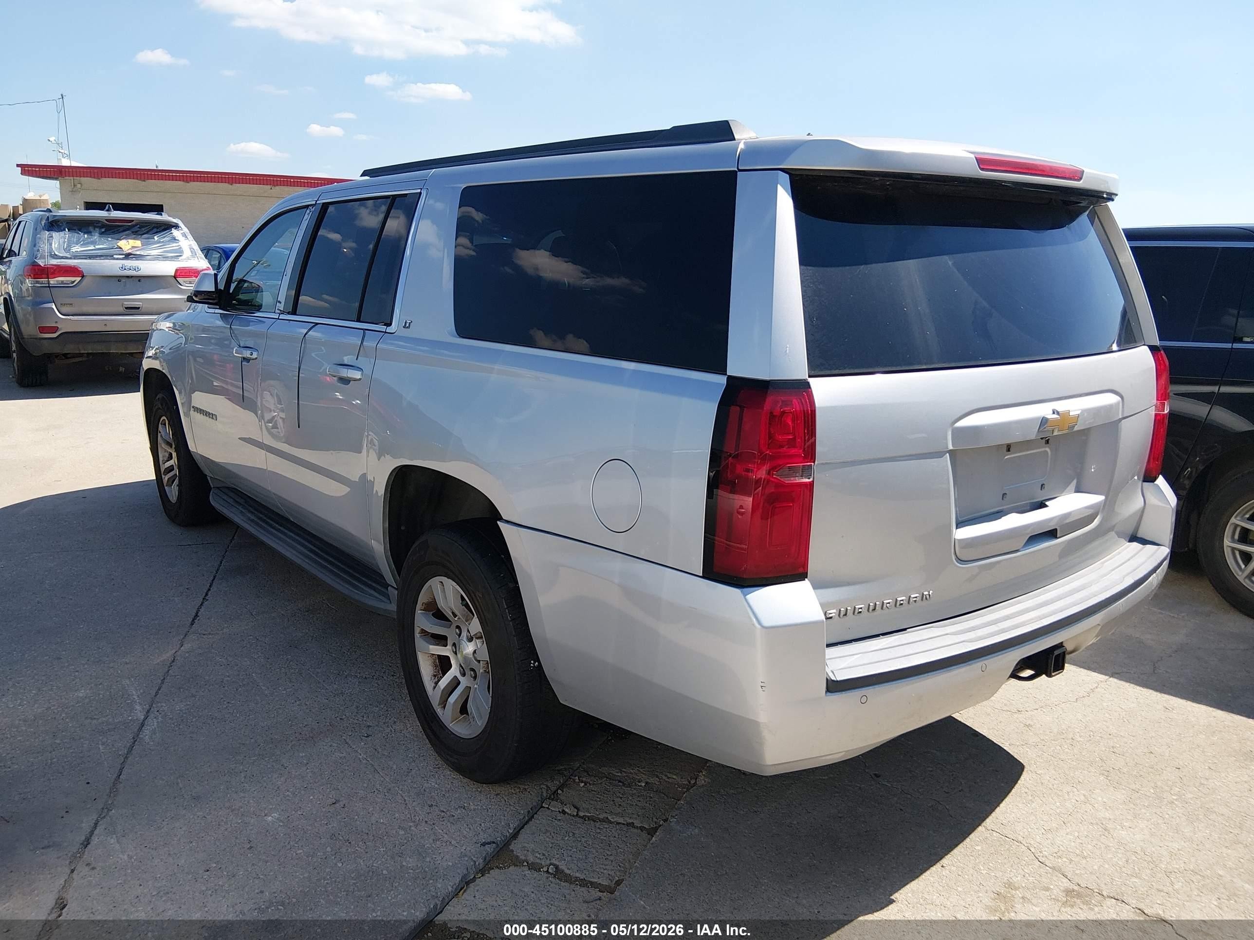 2015 Chevrolet Suburban 1500 Lt Серебряный vin: 1GNSCJKC6FR523287