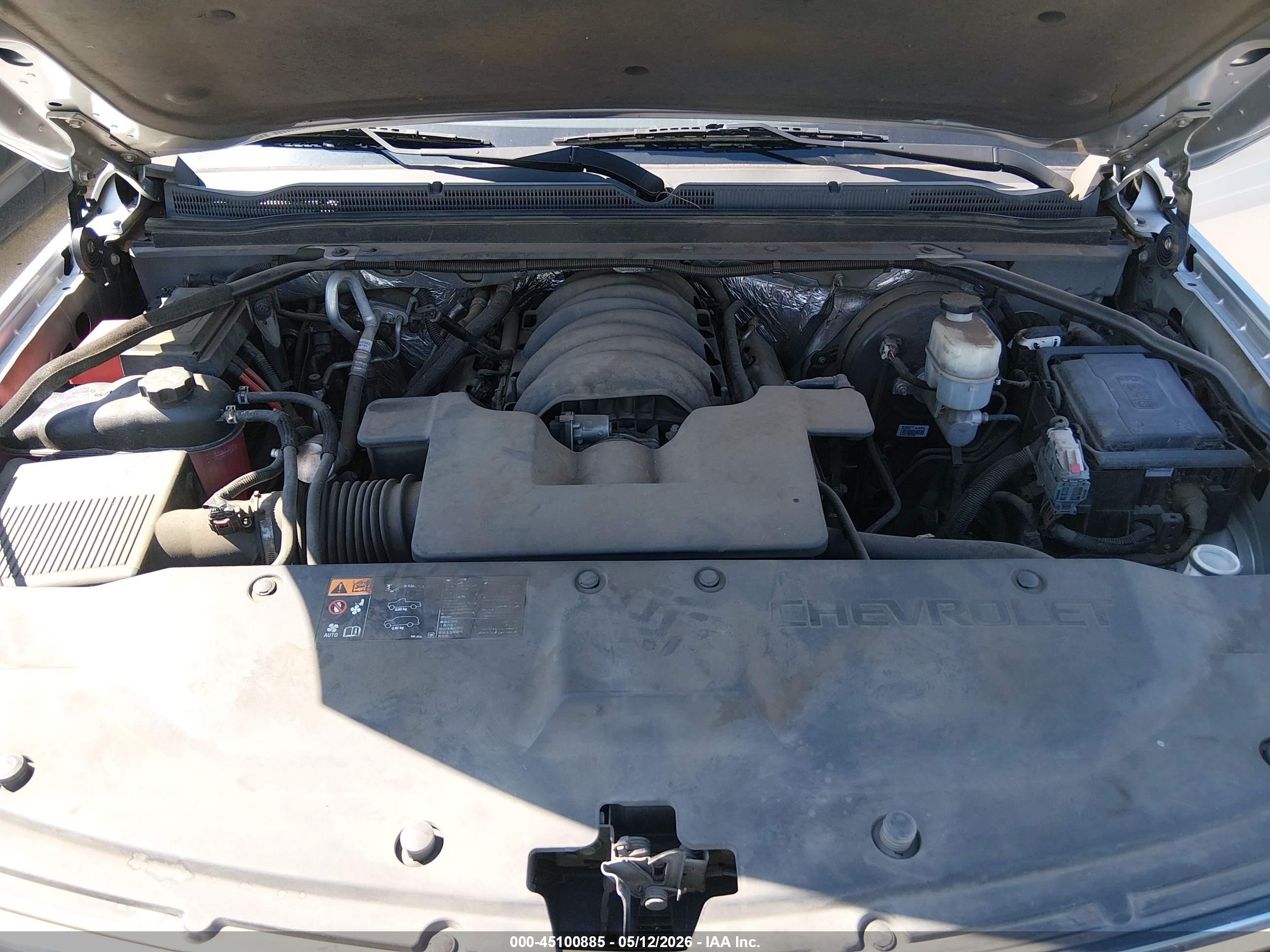 2015 Chevrolet Suburban 1500 Lt Серебряный vin: 1GNSCJKC6FR523287