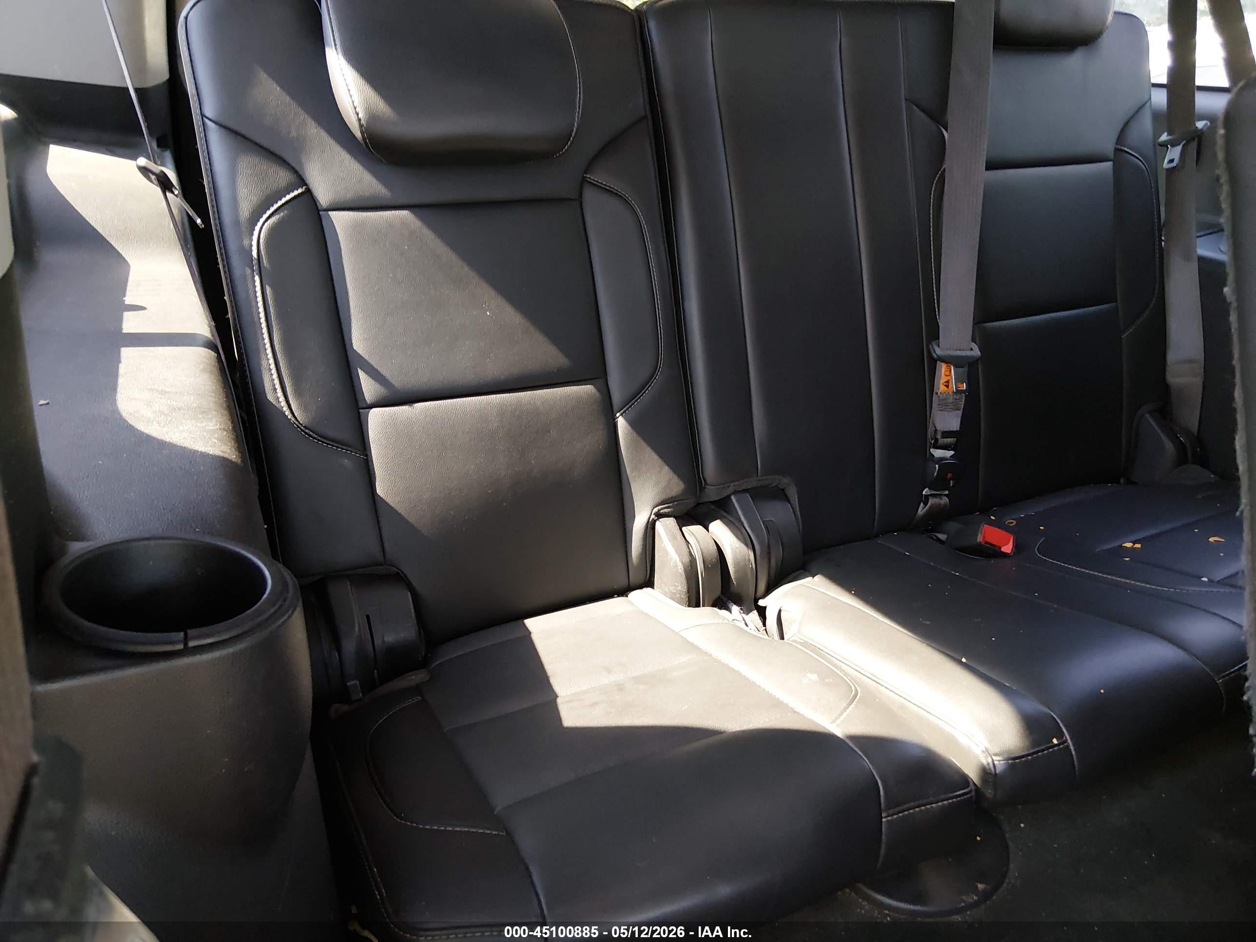 2015 Chevrolet Suburban 1500 Lt Серебряный vin: 1GNSCJKC6FR523287