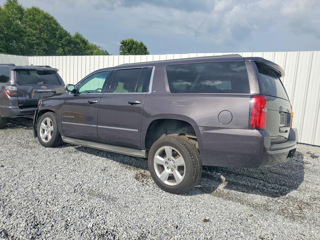 2015 Chevrolet Suburban C1500 Lt Серый vin: 1GNSCJKC6FR604189
