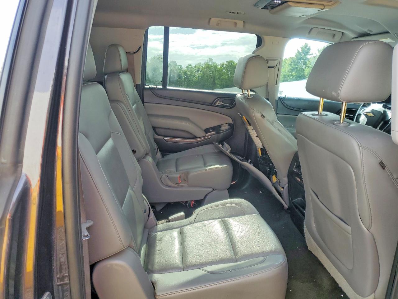 2015 Chevrolet Suburban C1500 Lt Серый vin: 1GNSCJKC6FR604189