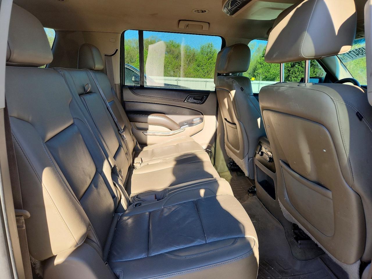 2015 Chevrolet Suburban C1500 Lt Silver vin: 1GNSCJKC7FR263532