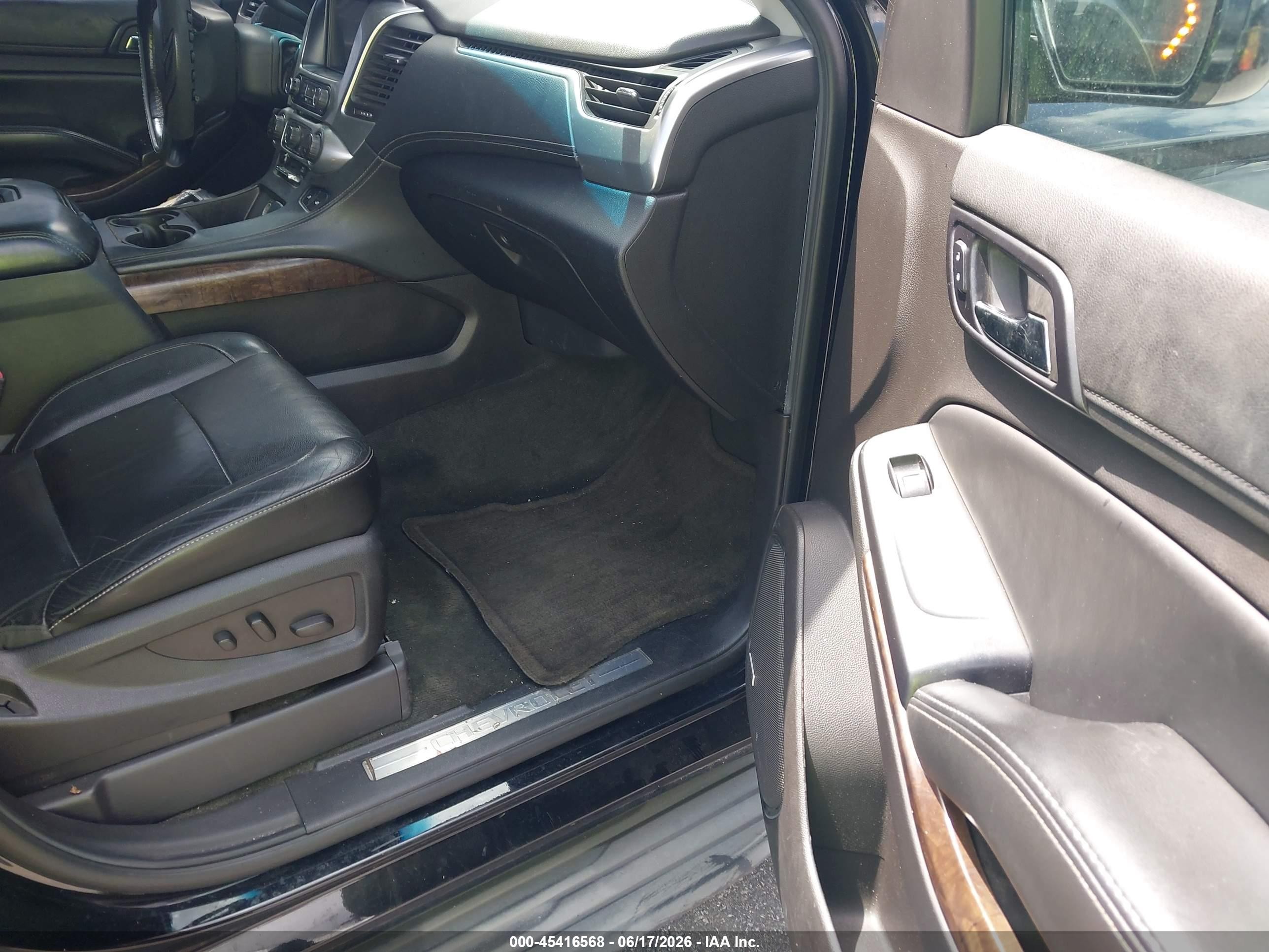 2015 Chevrolet Suburban 1500 Lt Black vin: 1GNSCJKC8FR507916