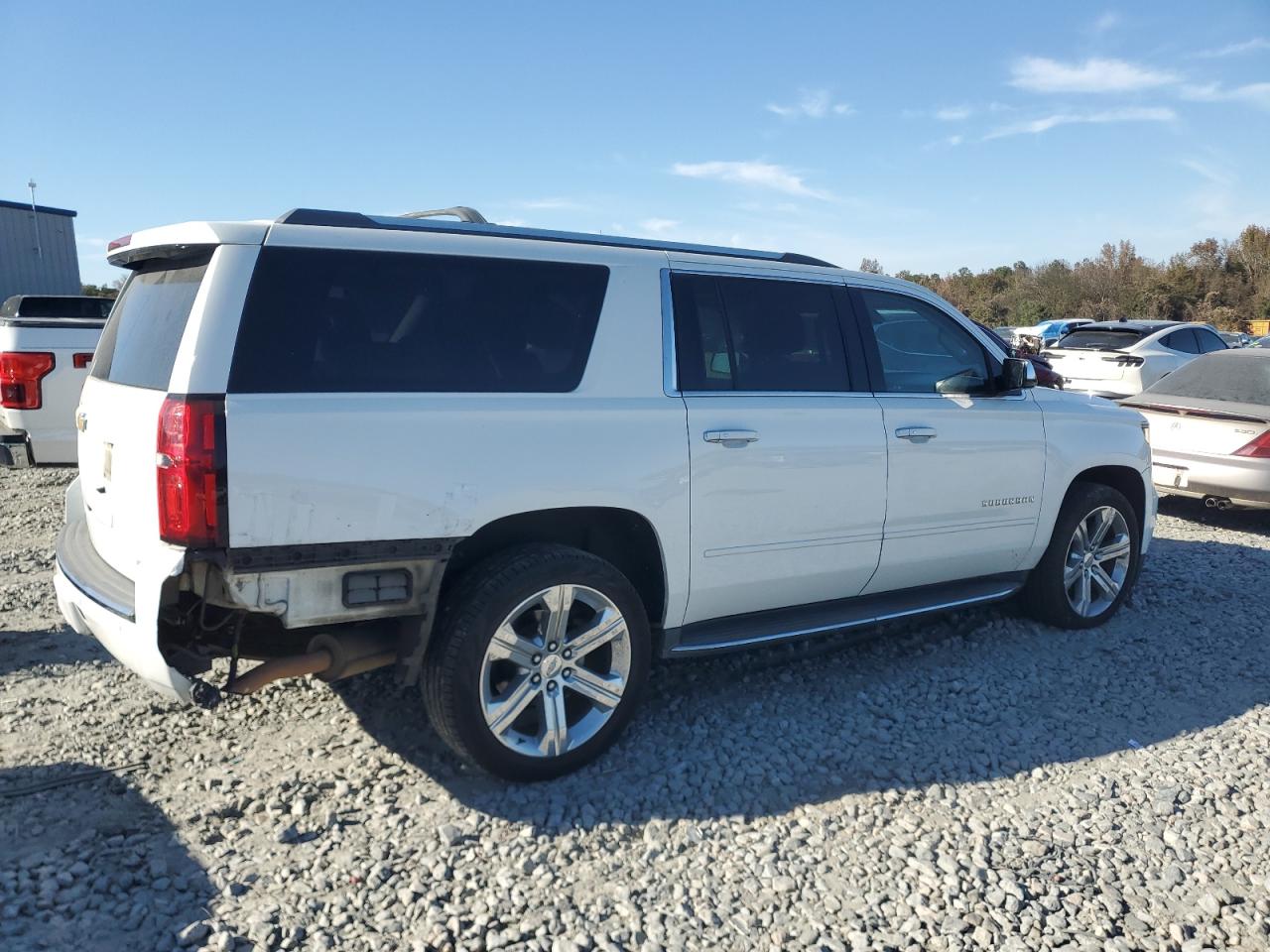 2018 Chevrolet Suburban C1500 Premier White vin: 1GNSCJKC8JR132778