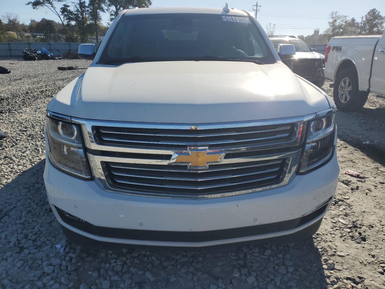 2018 Chevrolet Suburban C1500 Premier White vin: 1GNSCJKC8JR132778