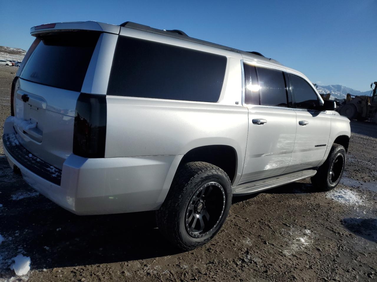 2015 Chevrolet Suburban C1500 Lt Silver vin: 1GNSCJKC9FR121943