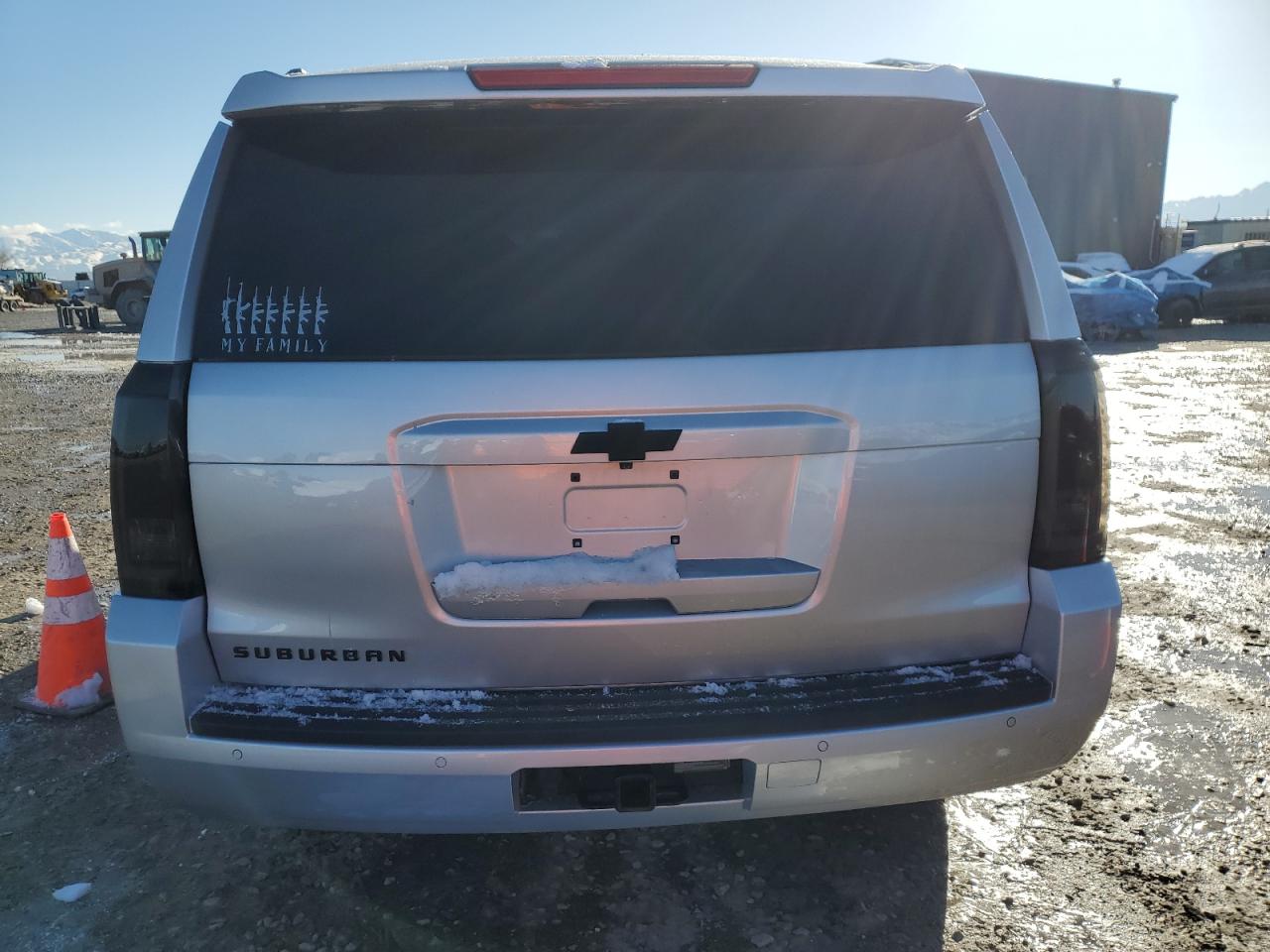 2015 Chevrolet Suburban C1500 Lt Silver vin: 1GNSCJKC9FR121943