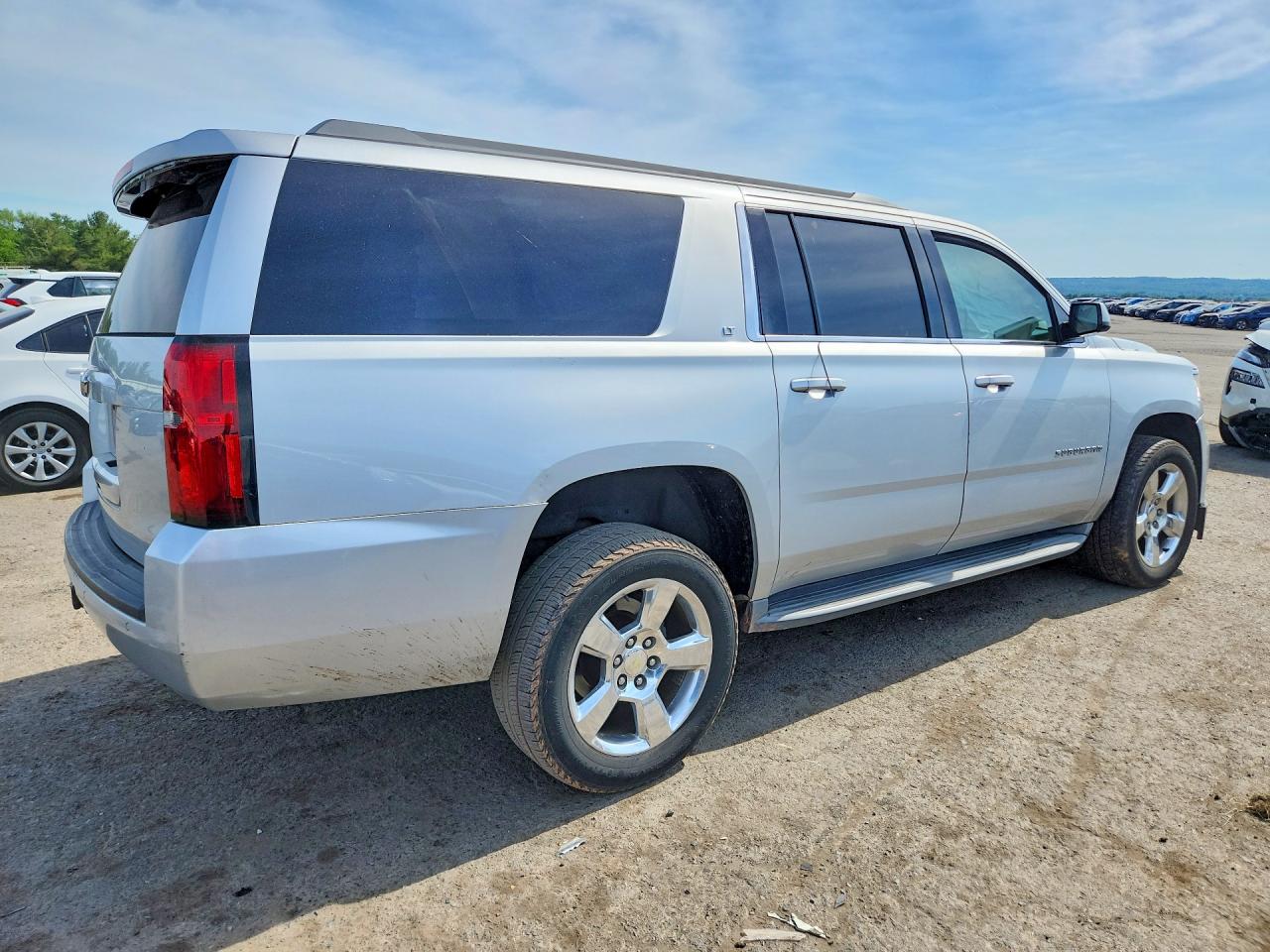 2015 Chevrolet Suburban C1500 Lt Silver vin: 1GNSCJKC9FR596217
