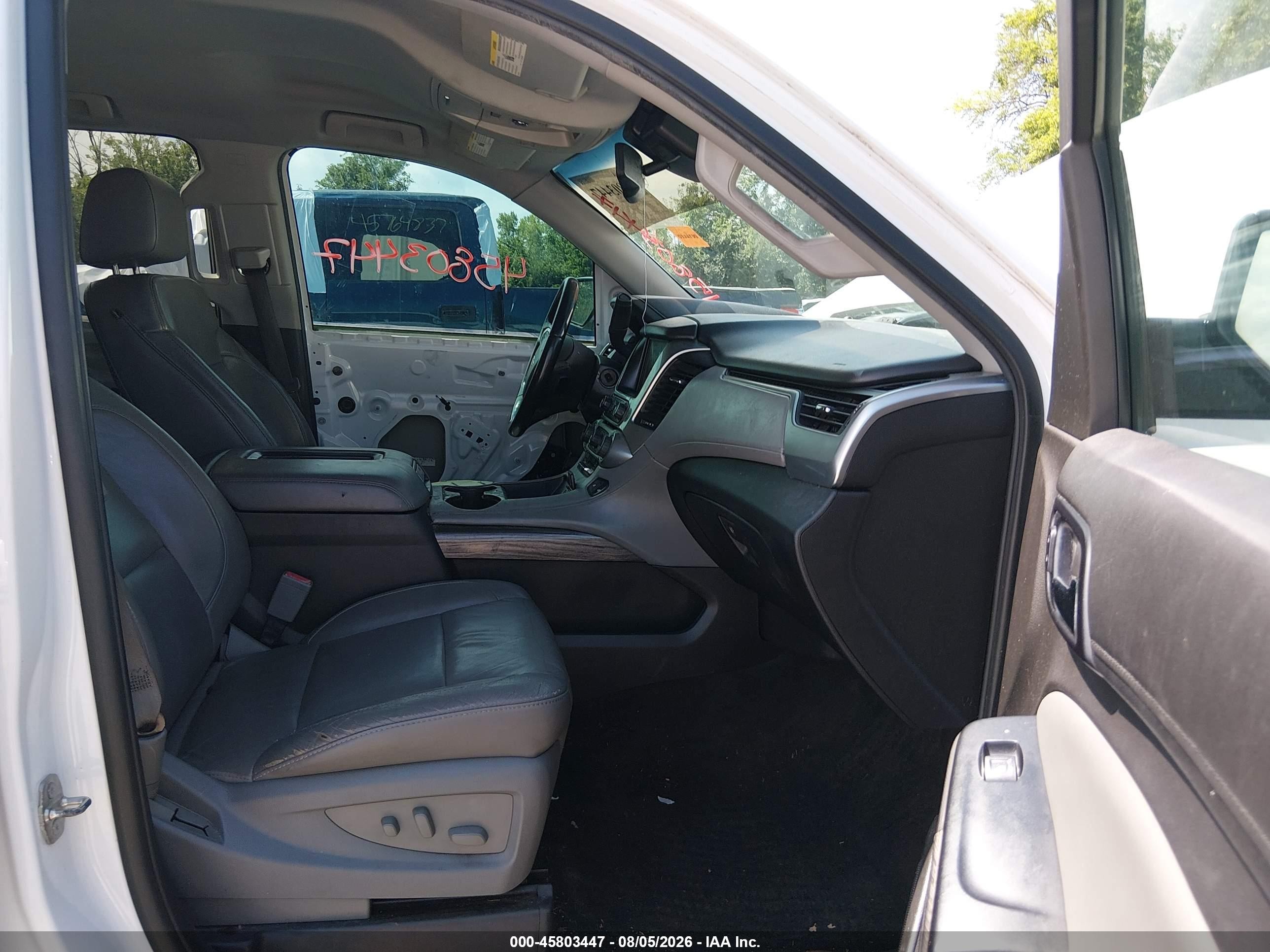 2015 Chevrolet Suburban Lt White vin: 1GNSCJKCXFR264304