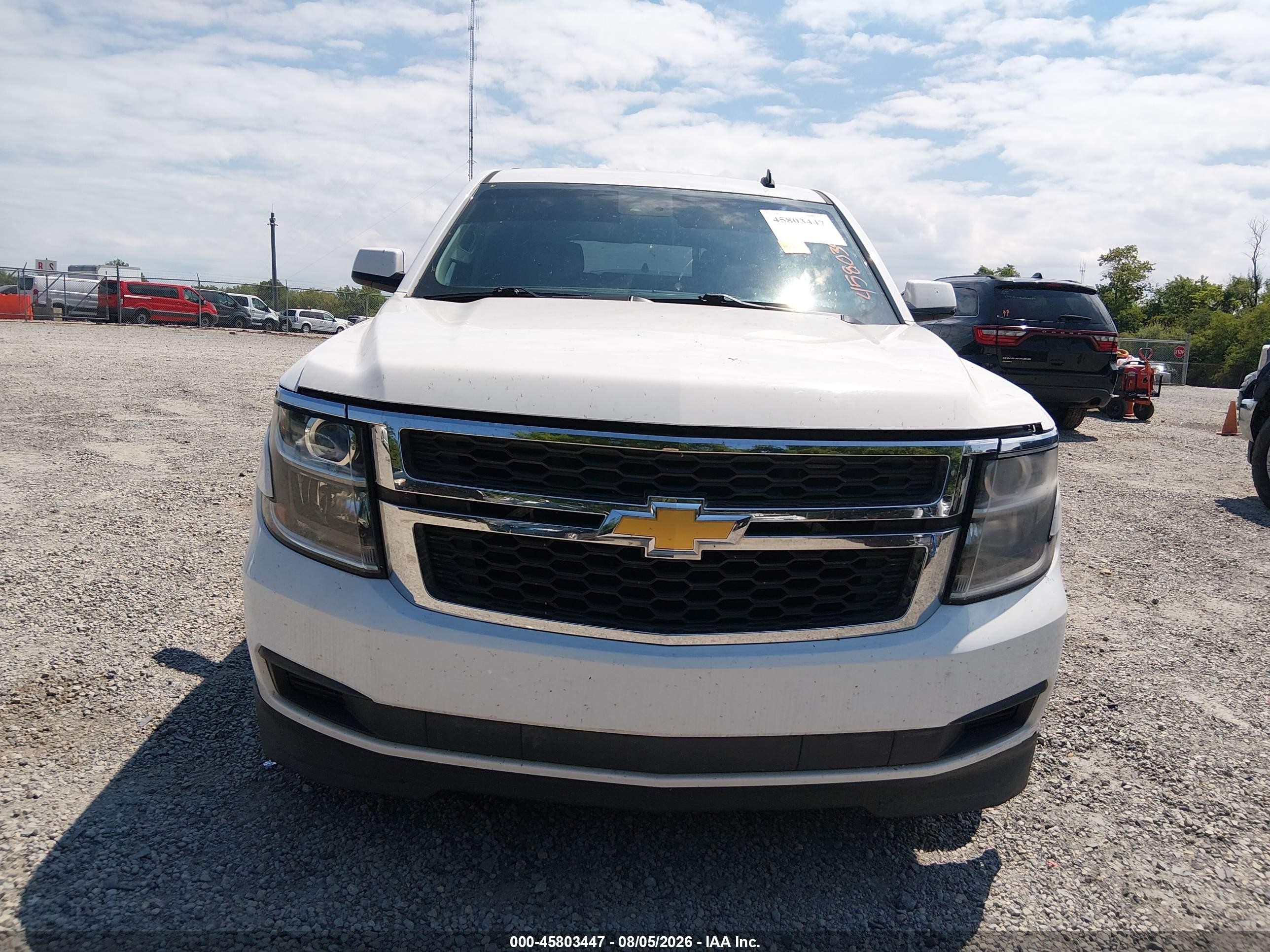 2015 Chevrolet Suburban Lt White vin: 1GNSCJKCXFR264304