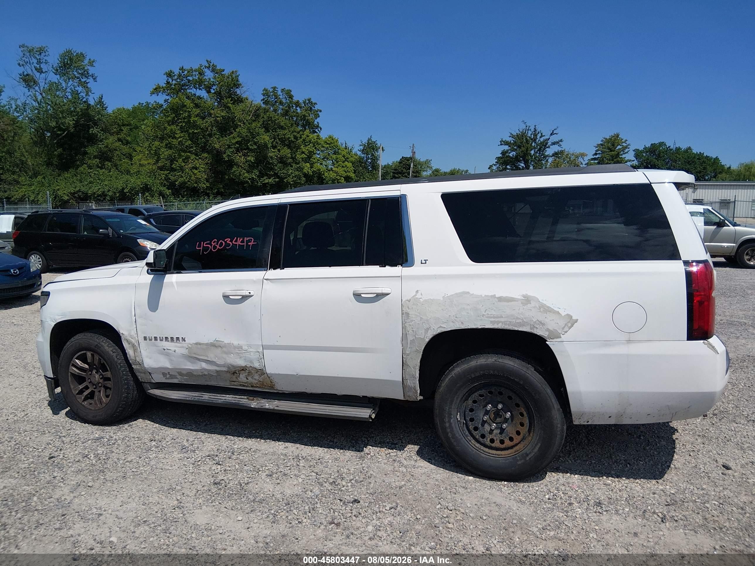 2015 Chevrolet Suburban Lt White vin: 1GNSCJKCXFR264304
