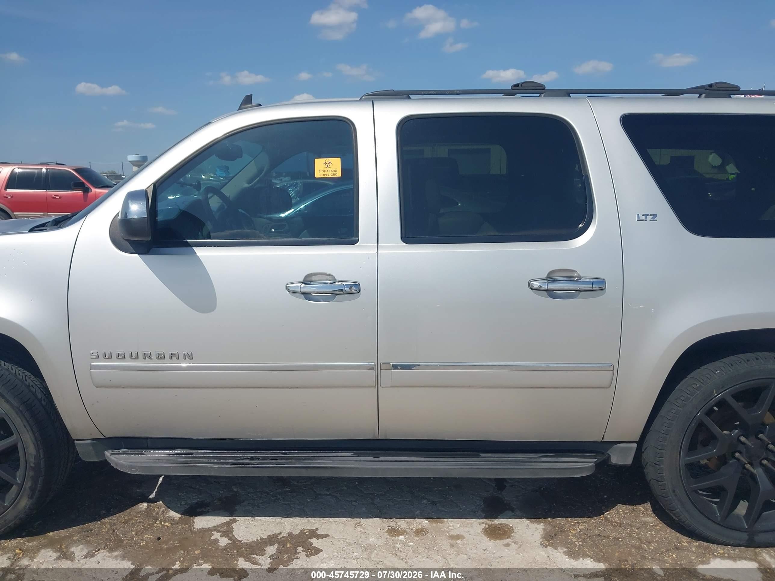 2011 Chevrolet Suburban Ltz Серебряный vin: 1GNSCKE00BR286992