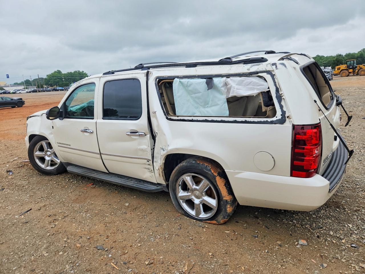 2012 Chevrolet Suburban C1500 Ltz White vin: 1GNSCKE02CR185941