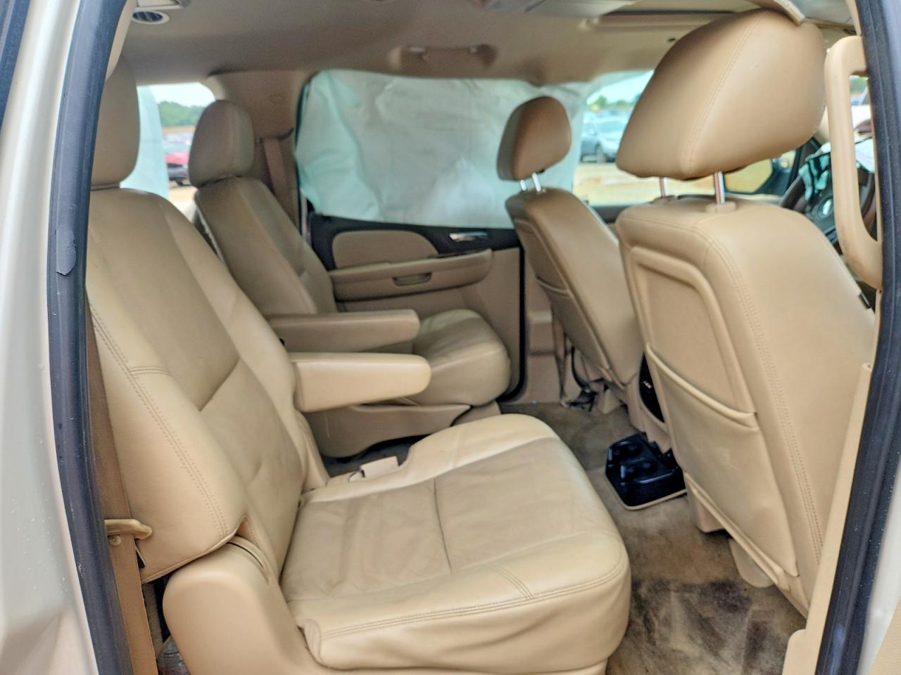 2012 Chevrolet Suburban C1500 Ltz White vin: 1GNSCKE02CR185941