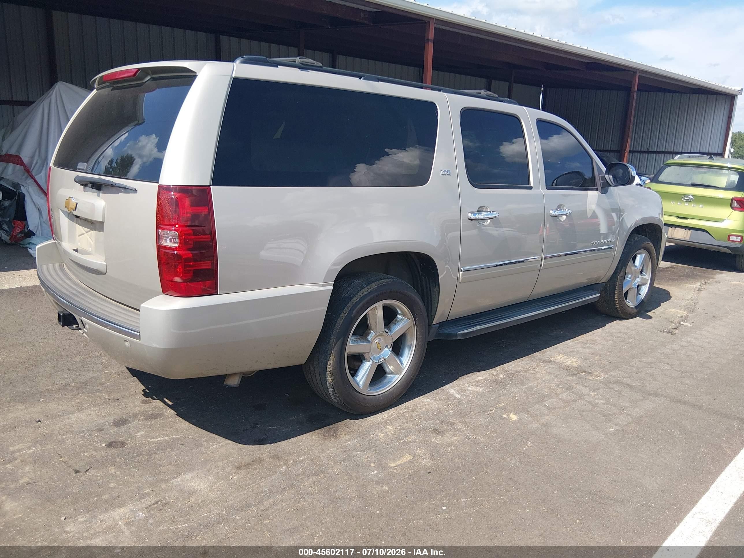2013 Chevrolet Suburban Ltz Beige vin: 1GNSCKE03DR139908