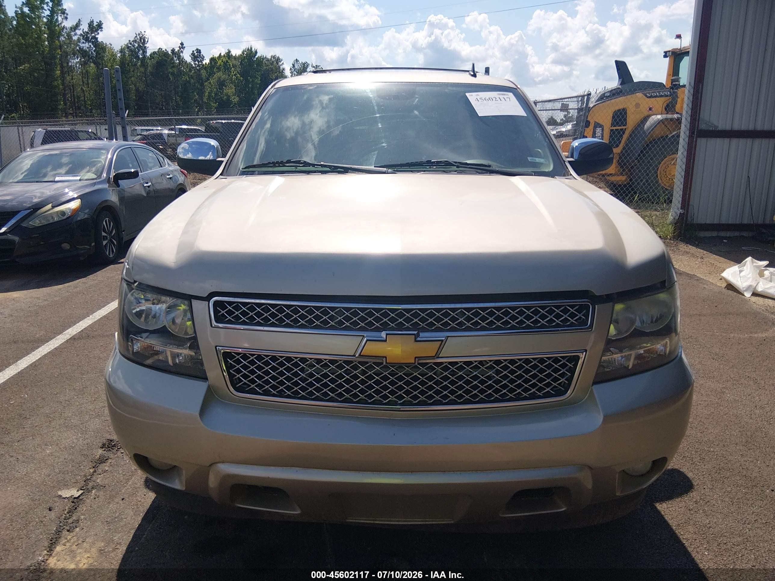 2013 Chevrolet Suburban Ltz Beige vin: 1GNSCKE03DR139908