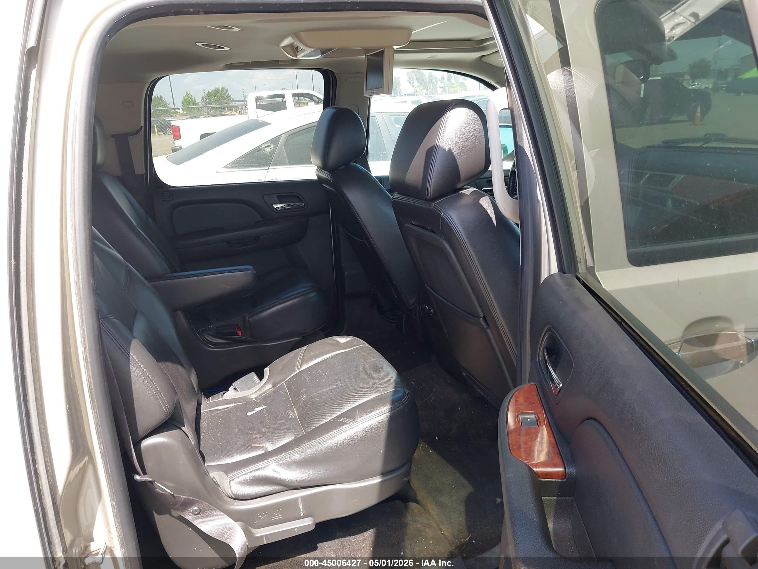 2014 Chevrolet Suburban 1500 Ltz Champagne vin: 1GNSCKE03ER109731